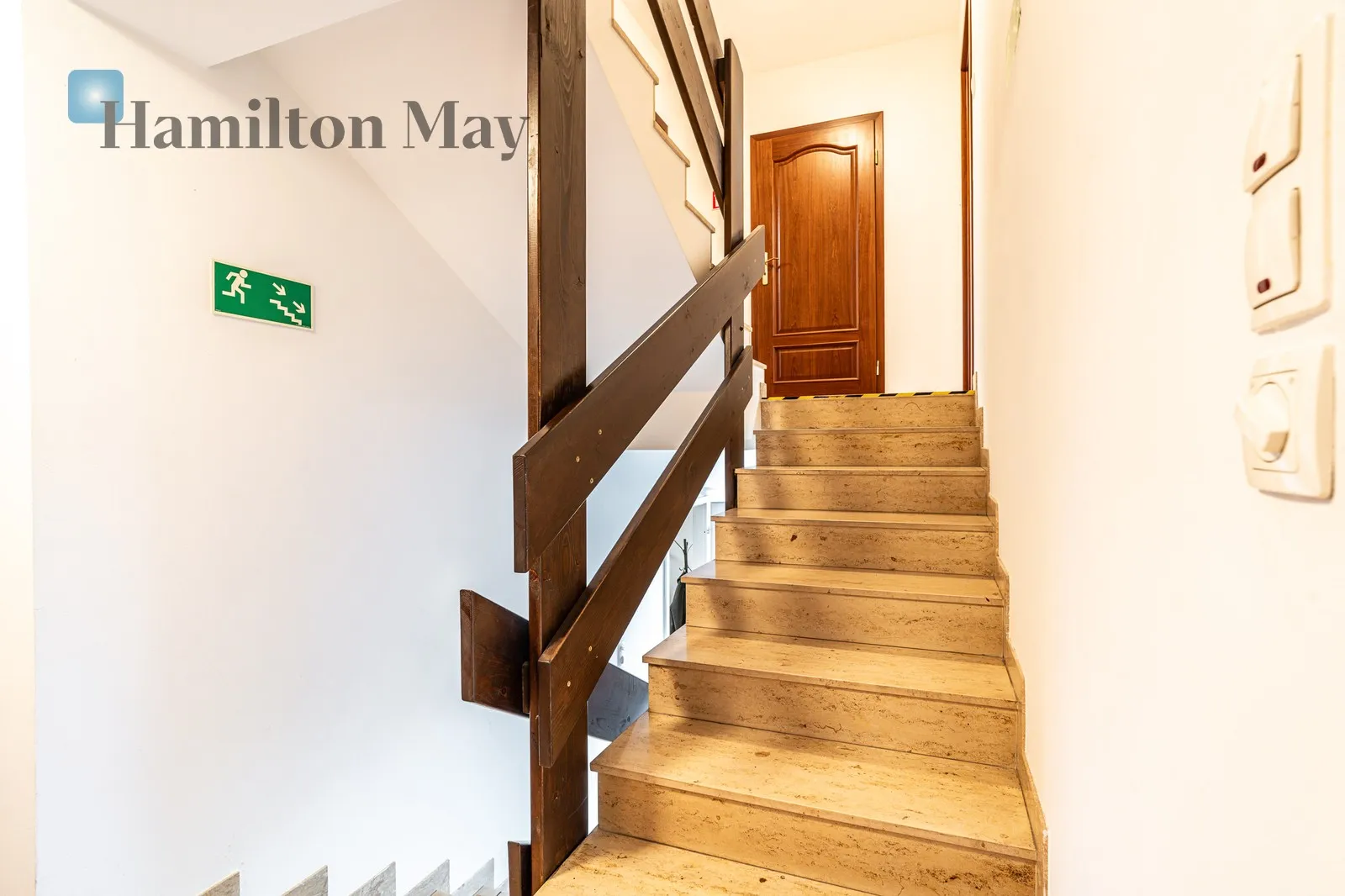 Level: 1 Price: 7500 PLN Bedrooms: null Bathrooms: null - slider