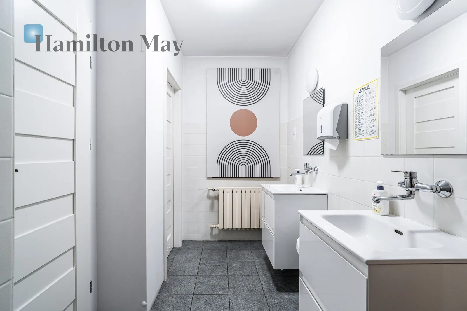 Distance to centre: 4.54 km Level: 1 Price: 7500 PLN Bedrooms: null - slider