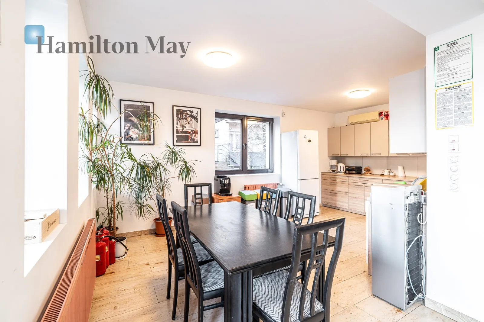 City: Kraków Street: Łanowa Region: Podgórze Distance to centre: 4.54 km Level: 1 Price: 7500 PLN Bedrooms: null Bathrooms: null - slider