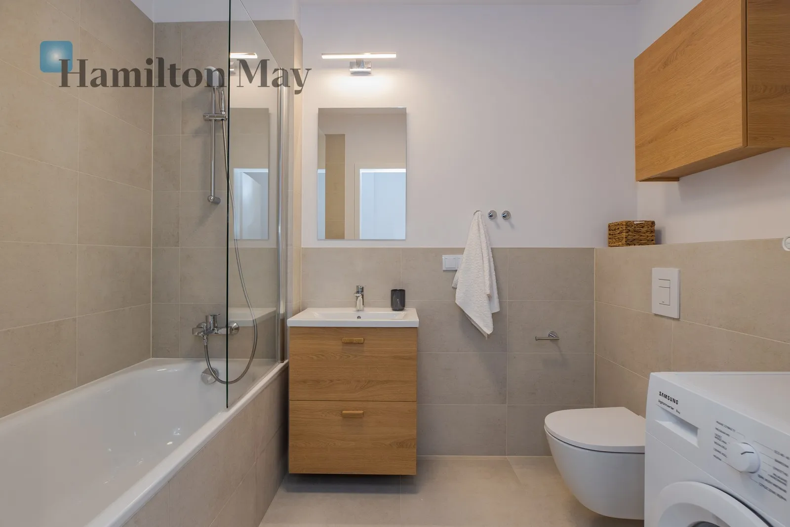 Distance to centre: 4.03 km Level: 4 Price: 1108000 PLN Bedrooms: 2 Bathrooms: 1 Size: 58.95m2 - slider