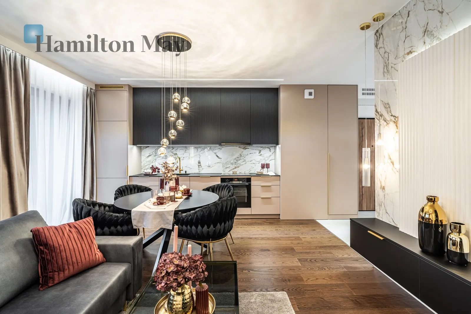 Luxury 4-Room Apartment with Panoramic Green Views - slider