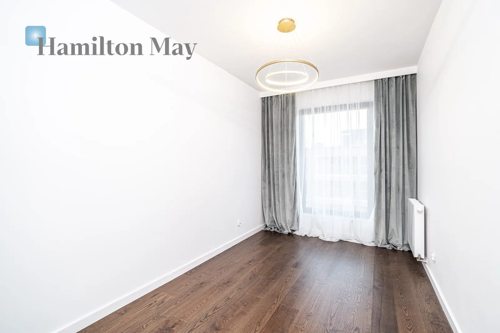 Luxury 4-Room Apartment with Panoramic Green Views - slider