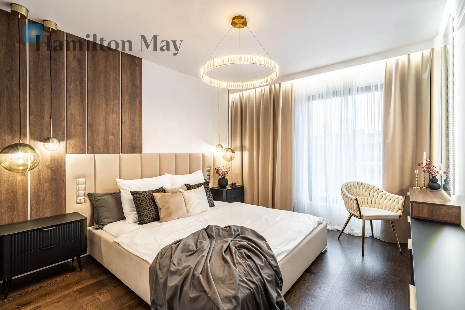 Luxury 4-Room Apartment with Panoramic Green Views - slider