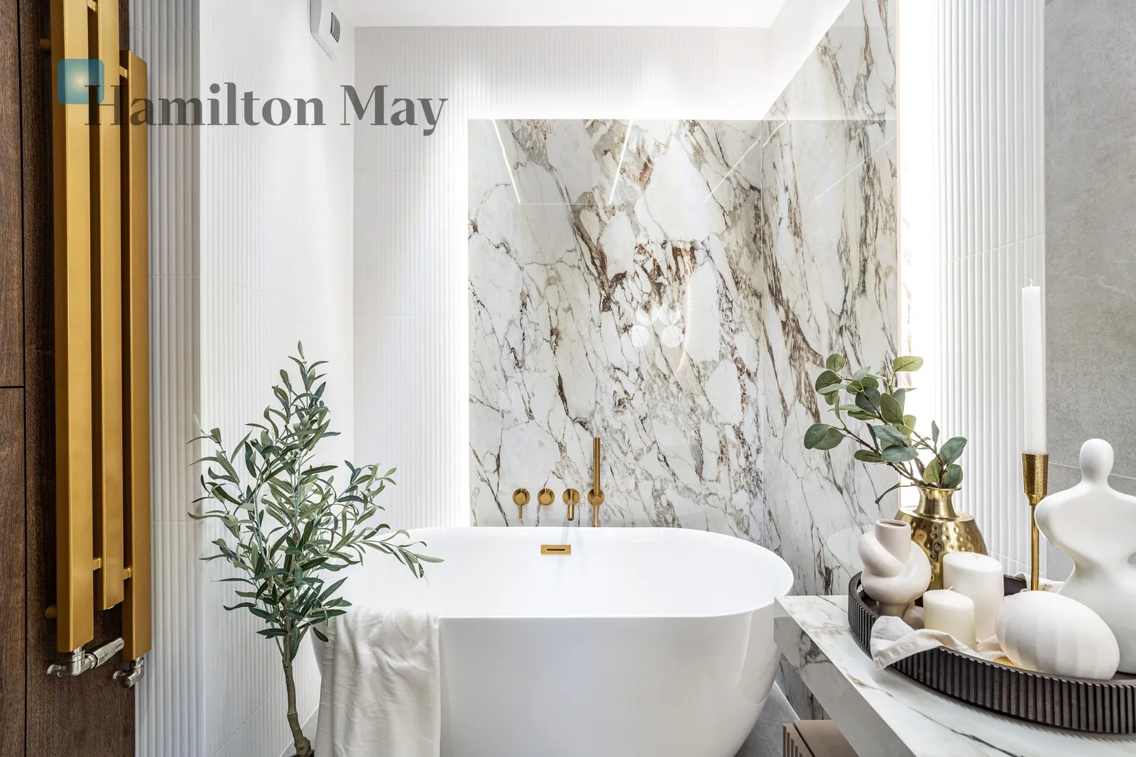 Luxury 4-Room Apartment with Panoramic Green Views - slider