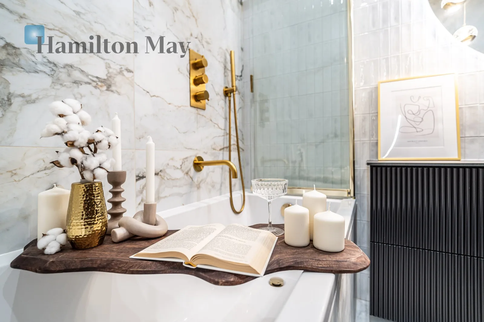 Elegancki apartament z loggią i widokiem na zieleń - slider