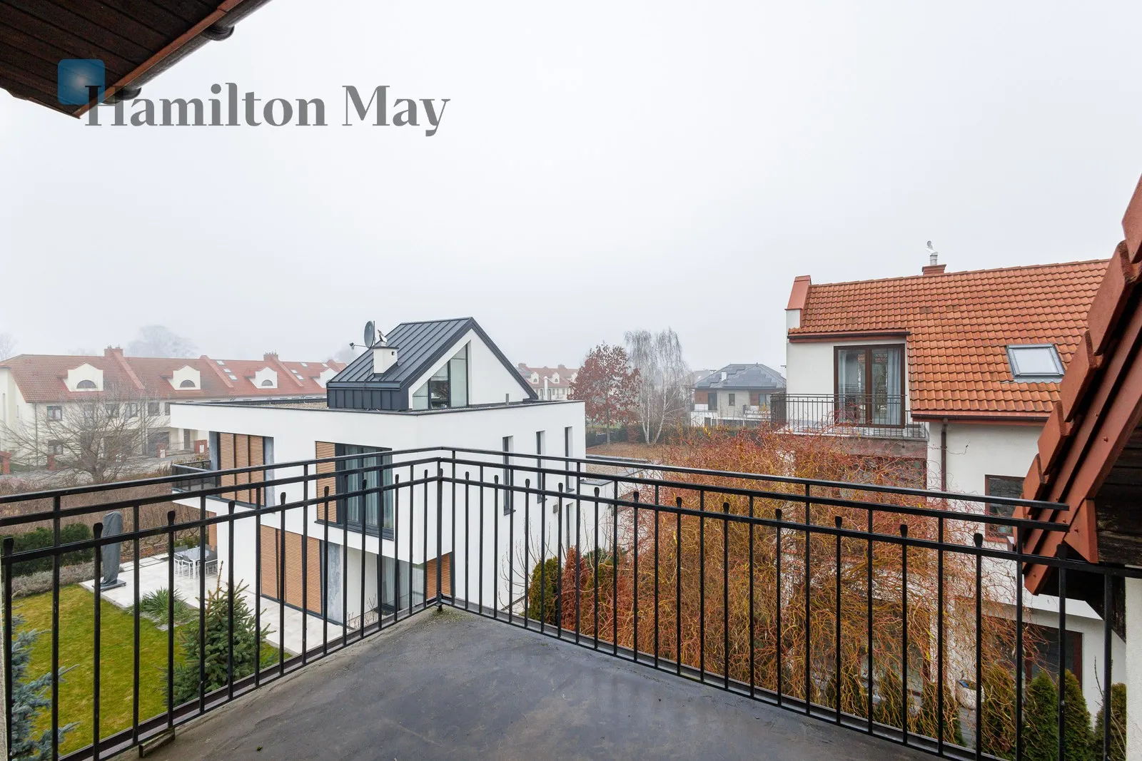 Street: Arbuzowa Region: Mokotów Subregion: Służew Distance to centre: 7.44 km Level: -9 Price: 14000 PLN Bedrooms: 3 - slider