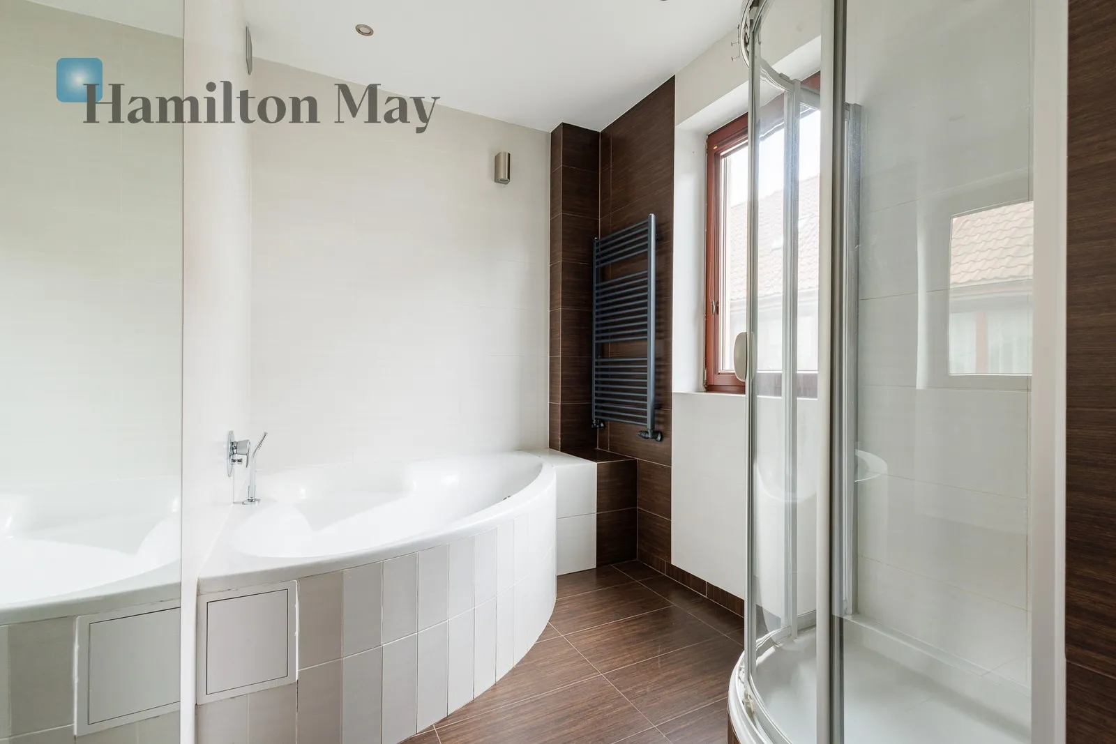 Subregion: Służew Distance to centre: 7.44 km Level: -9 Price: 14000 PLN Bedrooms: 3 Bathrooms: 3 Plot size: 450m2 Price/m2: 37 PLN - slider