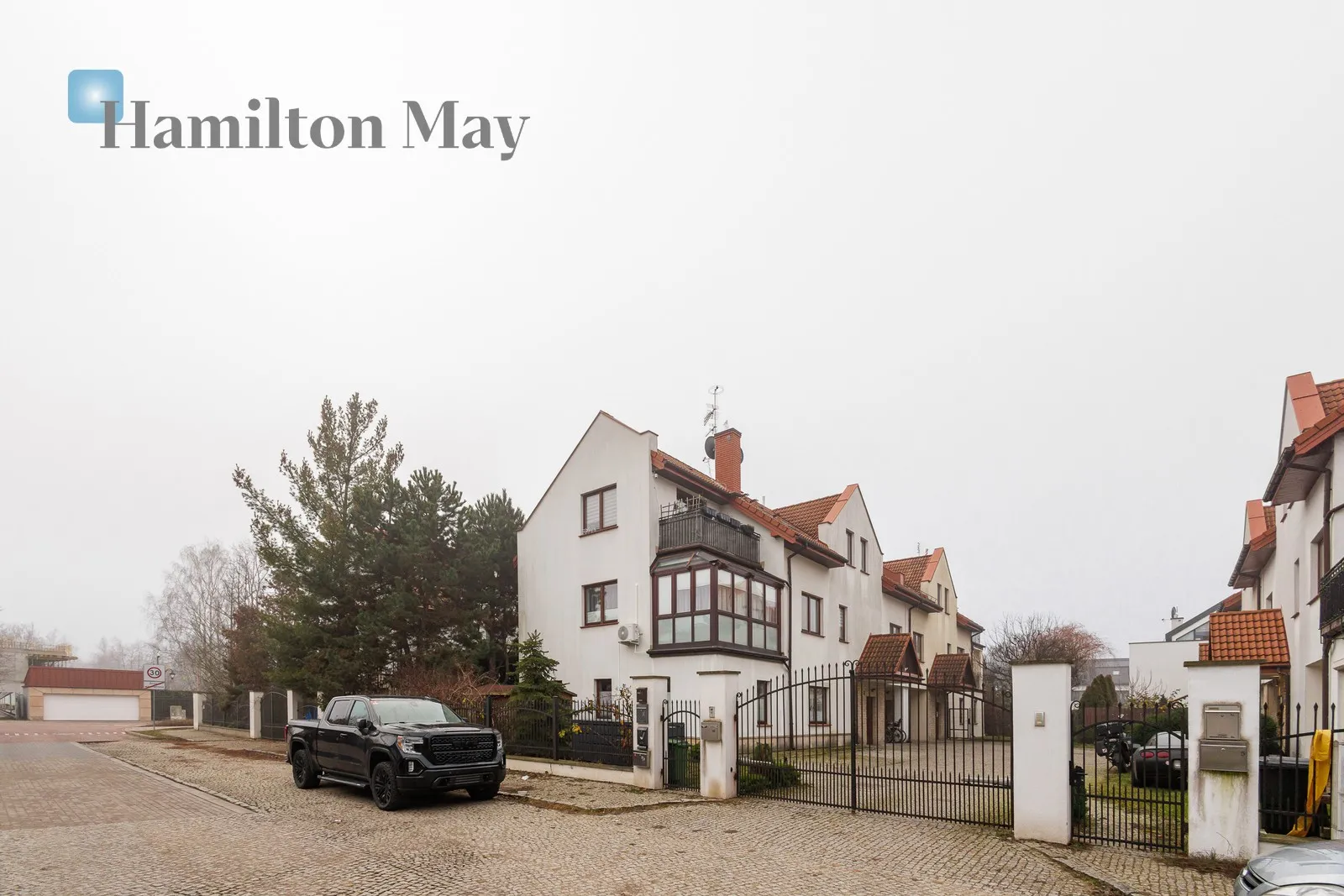 Region: Mokotów Subregion: Służew Distance to centre: 7.44 km Level: -9 Price: 14000 PLN - slider