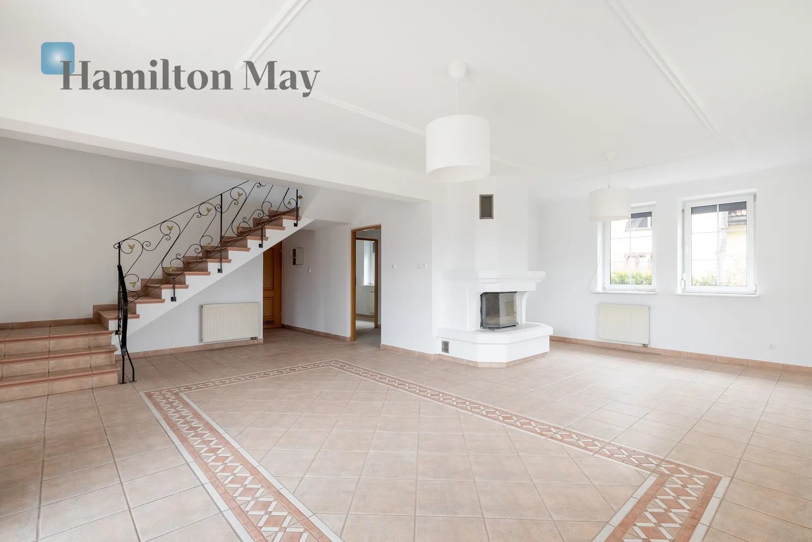 City: Kraków Street: Pasternik Region: Prądnik Biały Subregion: Bronowice Wielkie Distance to centre: 5.51 km Price: 8500 PLN Bedrooms: 4 Bathrooms: 2 Plot size: 1000m2 - slider