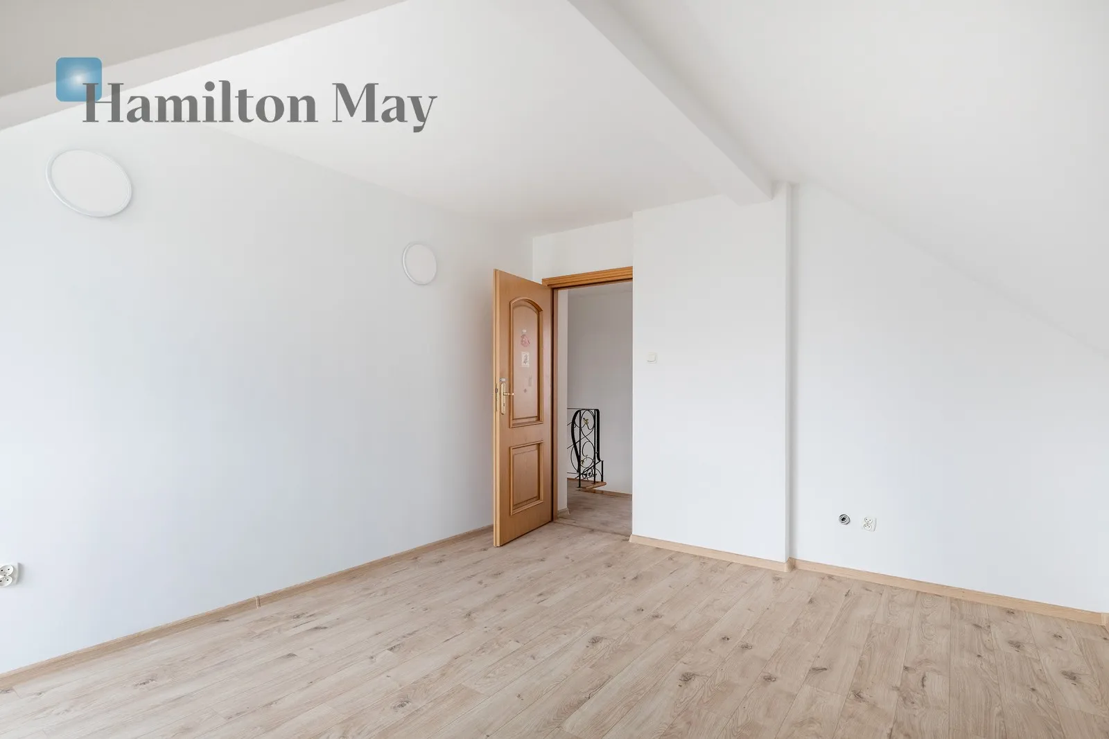 City: Kraków Street: Pasternik Region: Prądnik Biały Subregion: Bronowice Wielkie Distance to centre: 5.51 km - slider