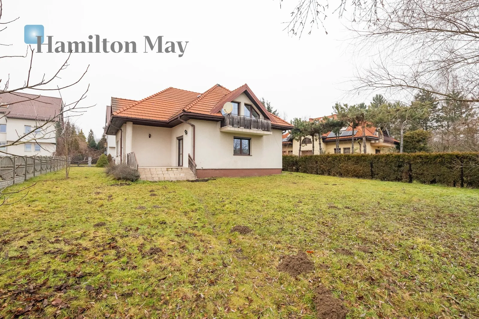 Bedrooms: 4 Bathrooms: 2 Plot size: 1000m2 - slider