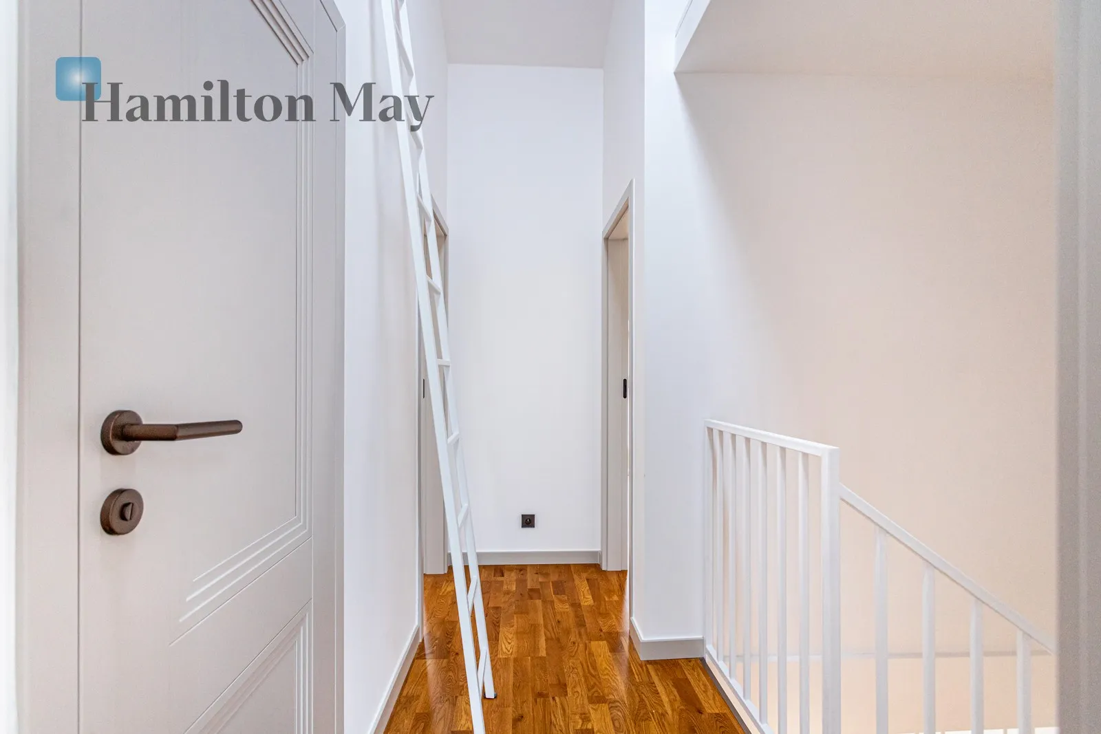 Segment w cichej i zielonej części Zacisza - slider