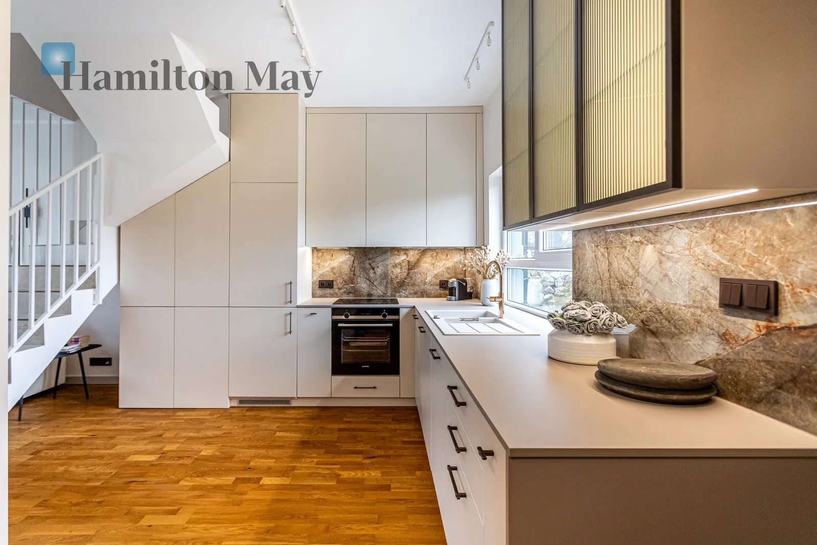 Segment w cichej i zielonej części Zacisza - slider