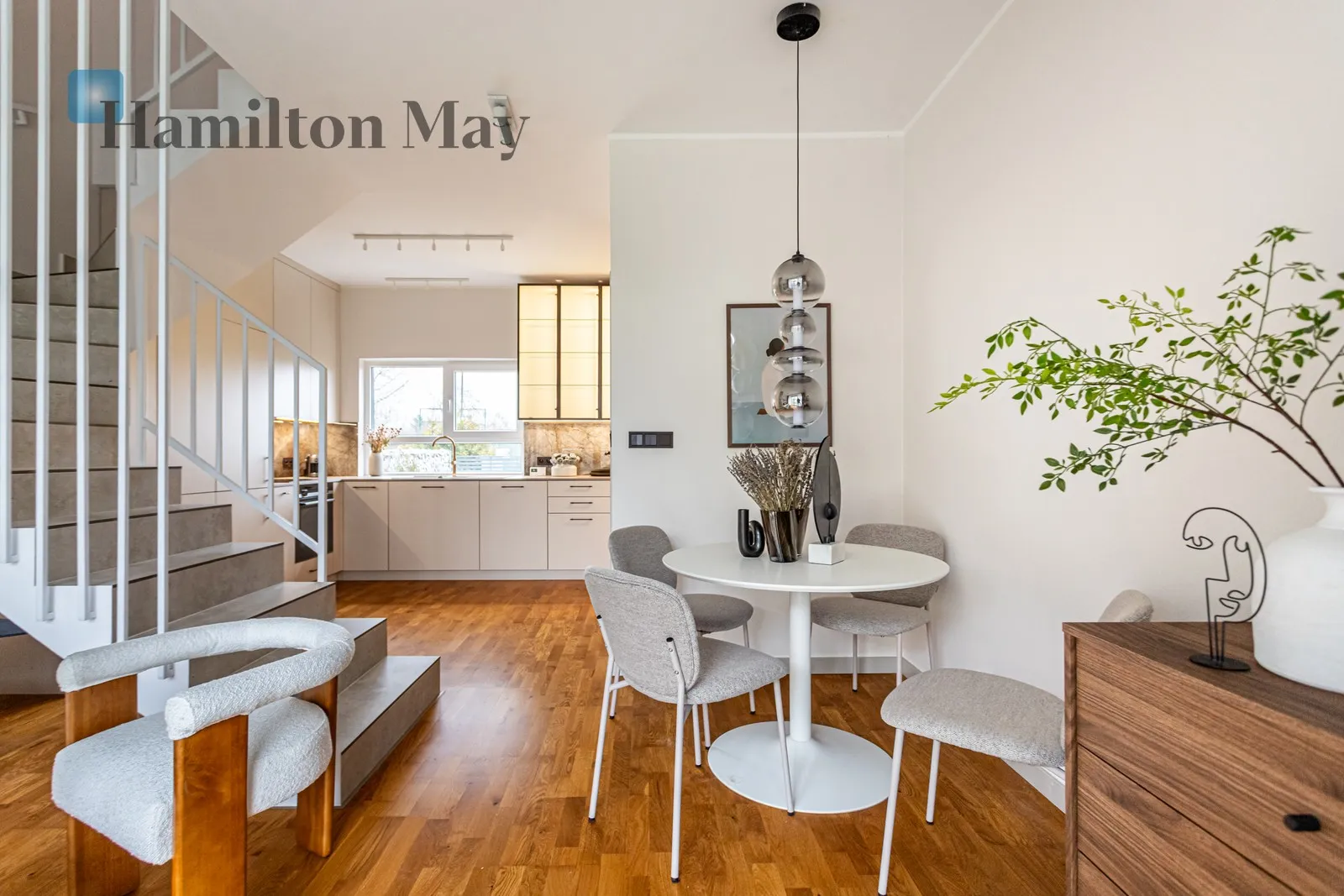 Segment w cichej i zielonej części Zacisza - slider