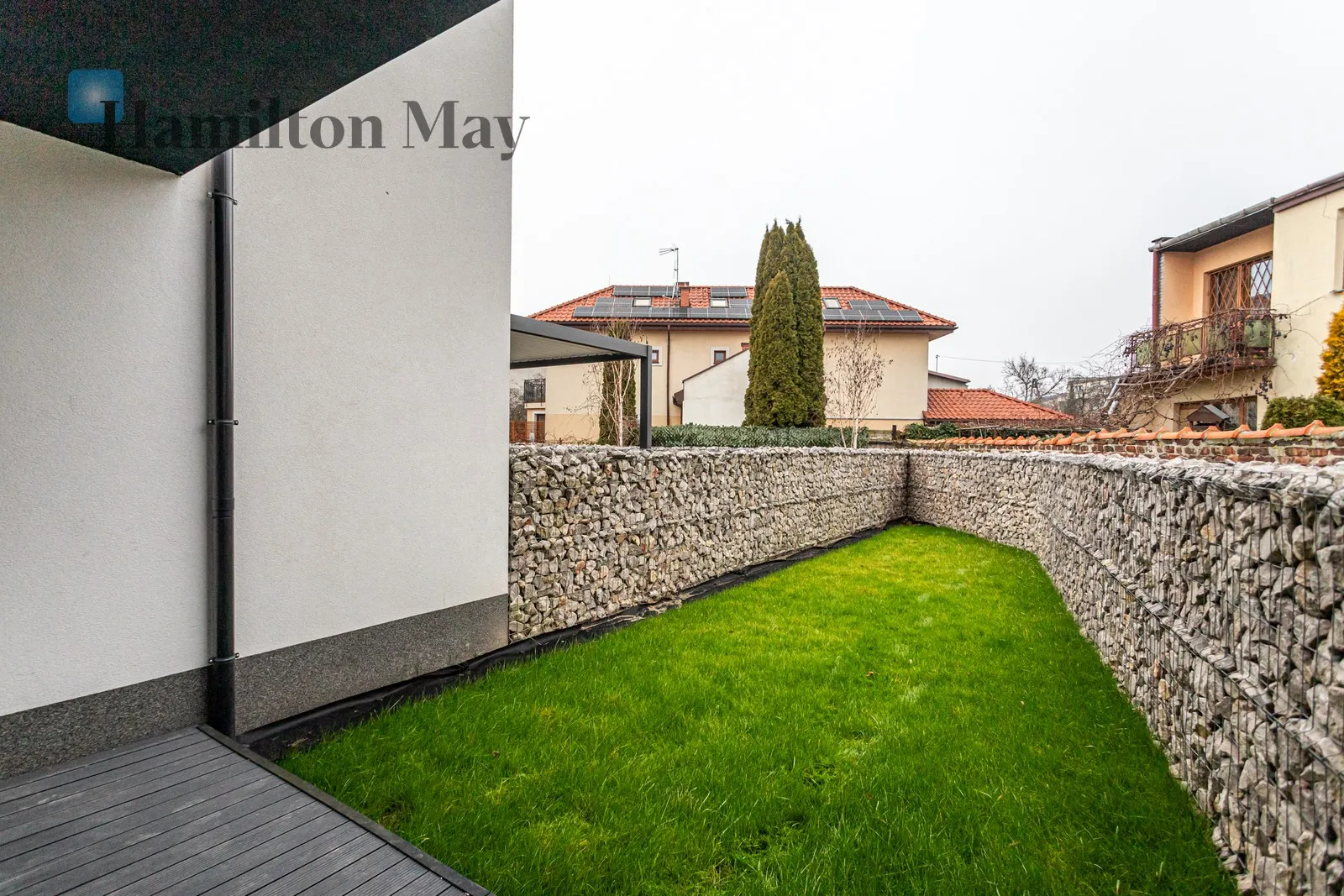 Segment w cichej i zielonej części Zacisza - slider