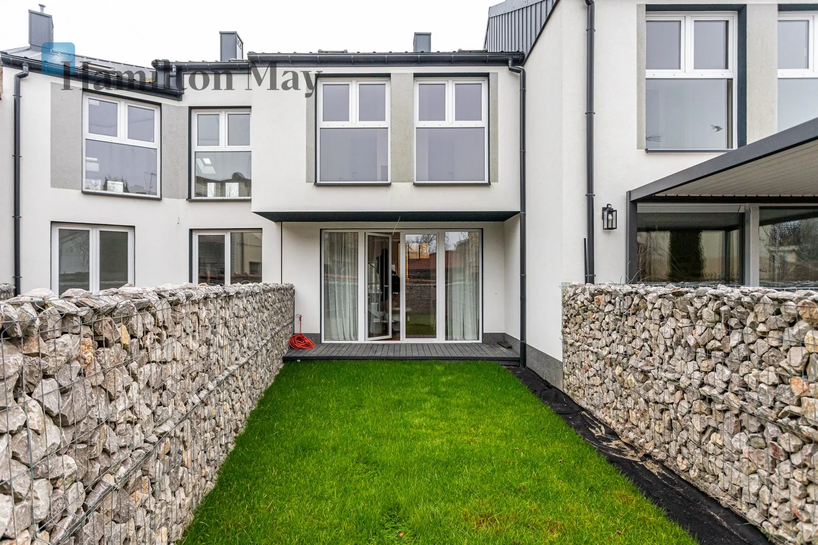 Segment w cichej i zielonej części Zacisza - slider