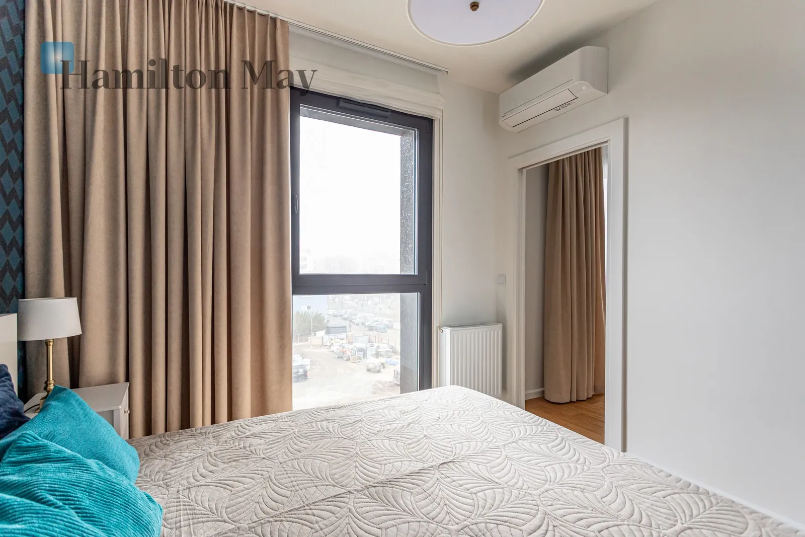 Exceptional Two Room Apartment with Balcony and AC in Soho - slider