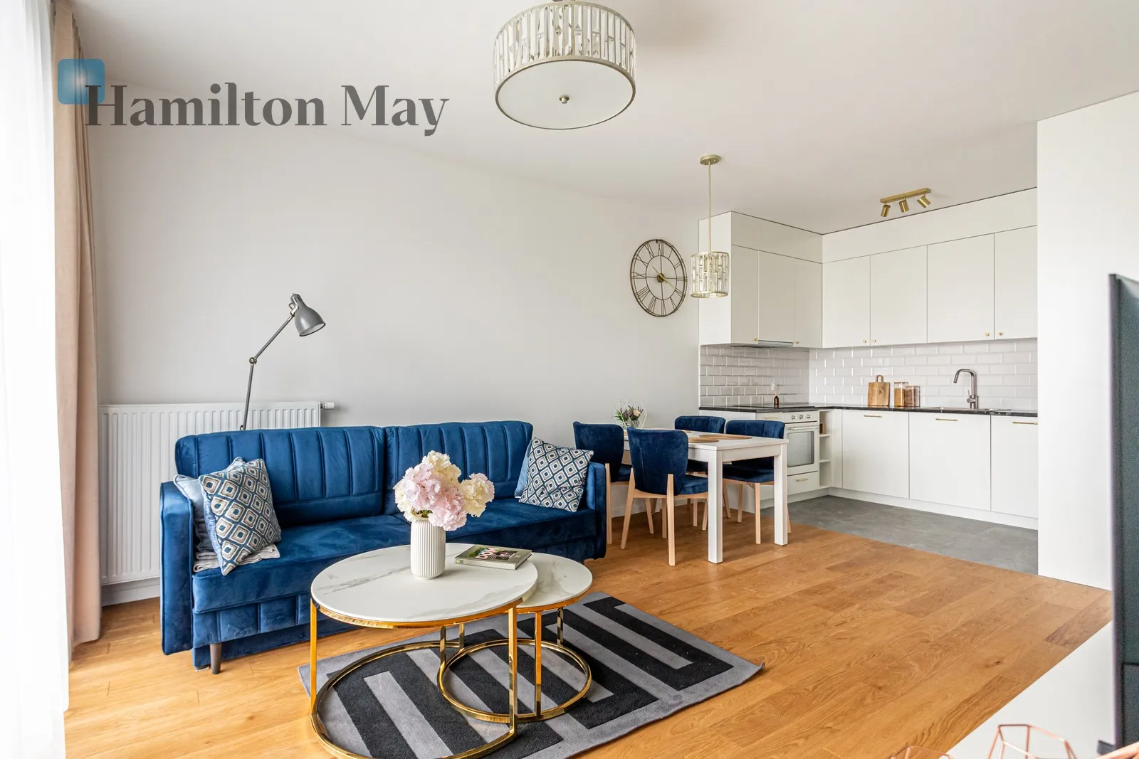 Exceptional Two Room Apartment with Balcony and AC in Soho - slider