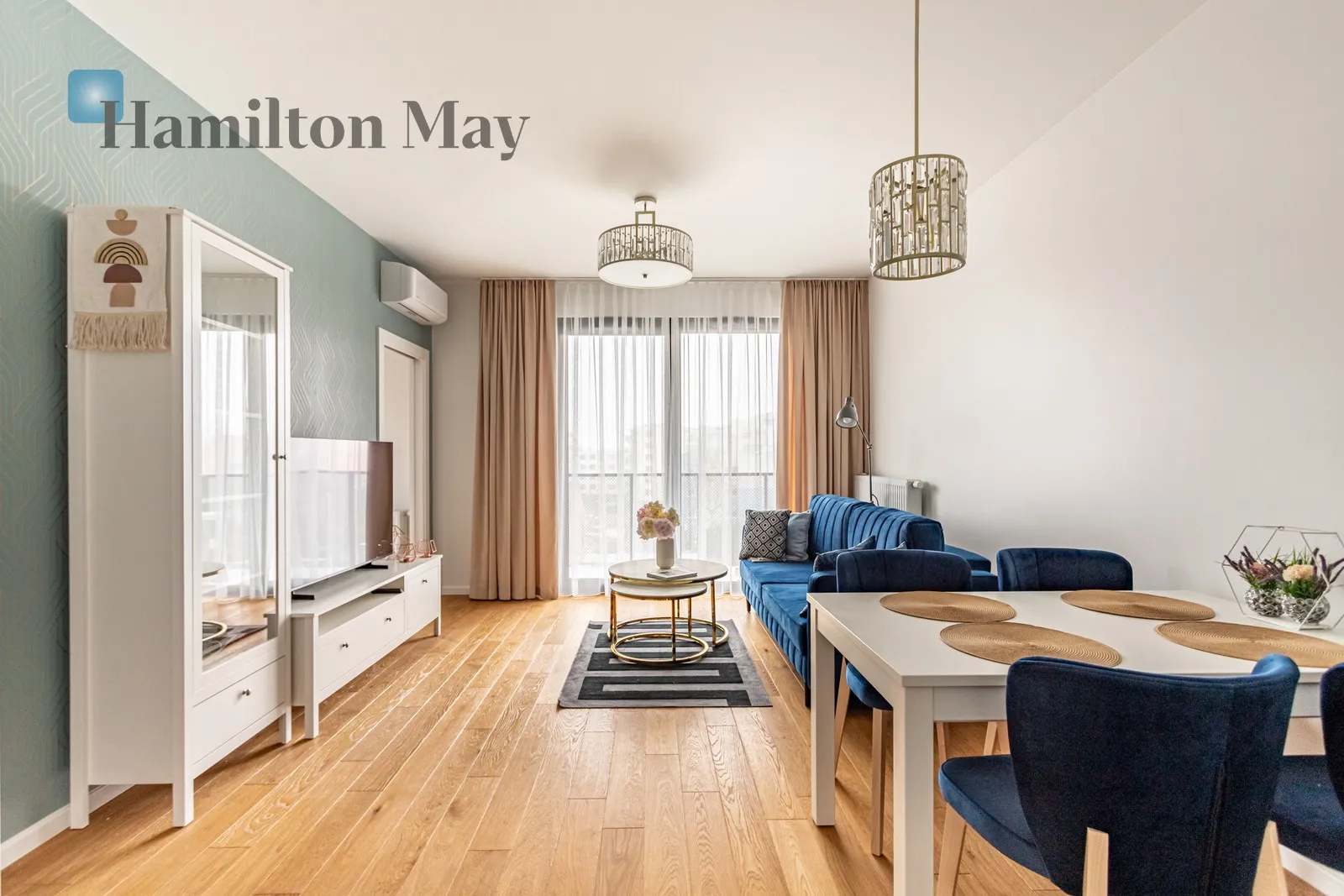 Exceptional Two Room Apartment with Balcony and AC in Soho - slider