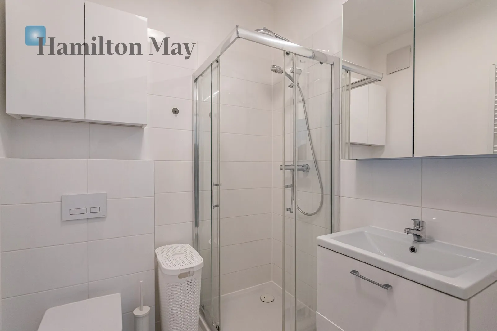 Subregion: Czyste Distance to centre: 1.85 km Price: 4400 PLN Bedrooms: 1 Bathrooms: 1 Size: 40m2 - slider