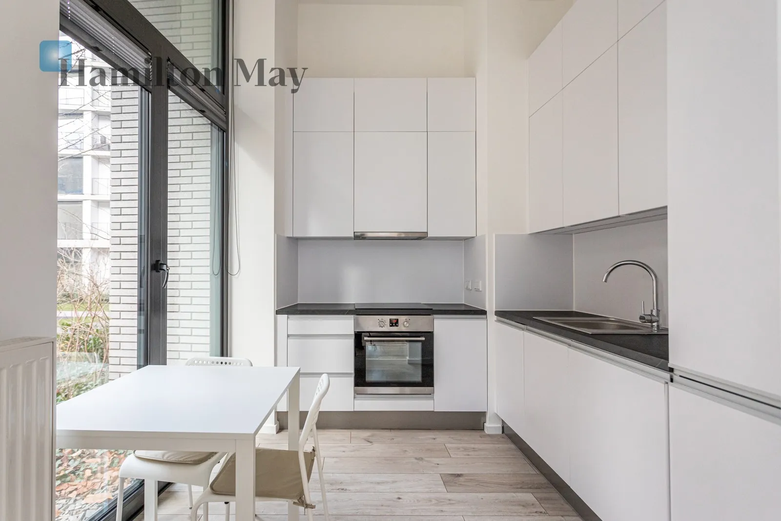City: Warszawa Street: Krochmalna Region: Wola Subregion: Czyste Distance to centre: 1.85 km Price: 4400 PLN Bedrooms: 1 Bathrooms: 1 - slider