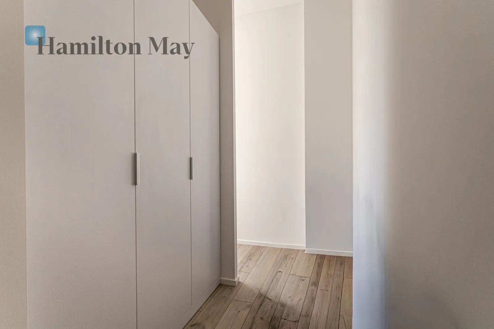 City: Warszawa Street: Krochmalna Region: Wola Subregion: Czyste Distance to centre: 1.85 km - slider