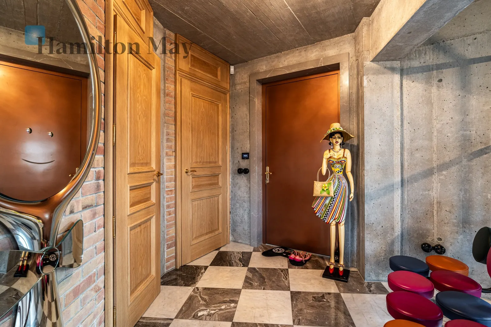 Bedrooms: 2 Bathrooms: 3 Plot size: 842m2 Price/m2: 21333 PLN - slider