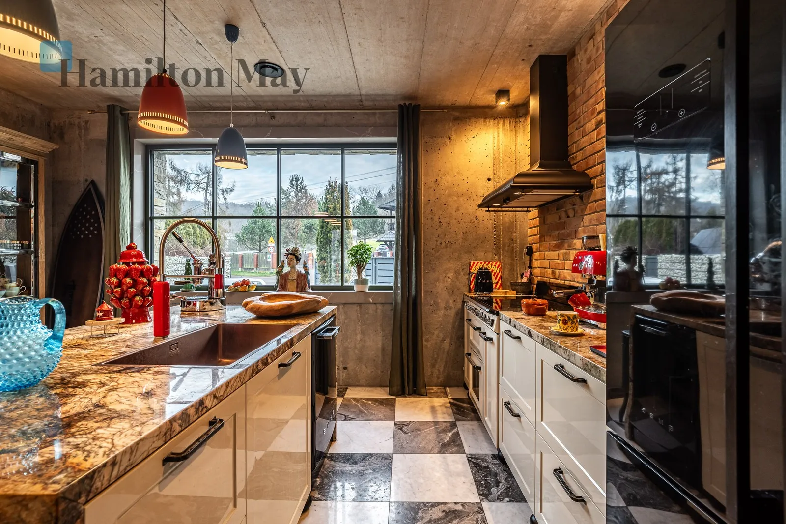 Plot size: 842m2 Price/m2: 21333 PLN - slider