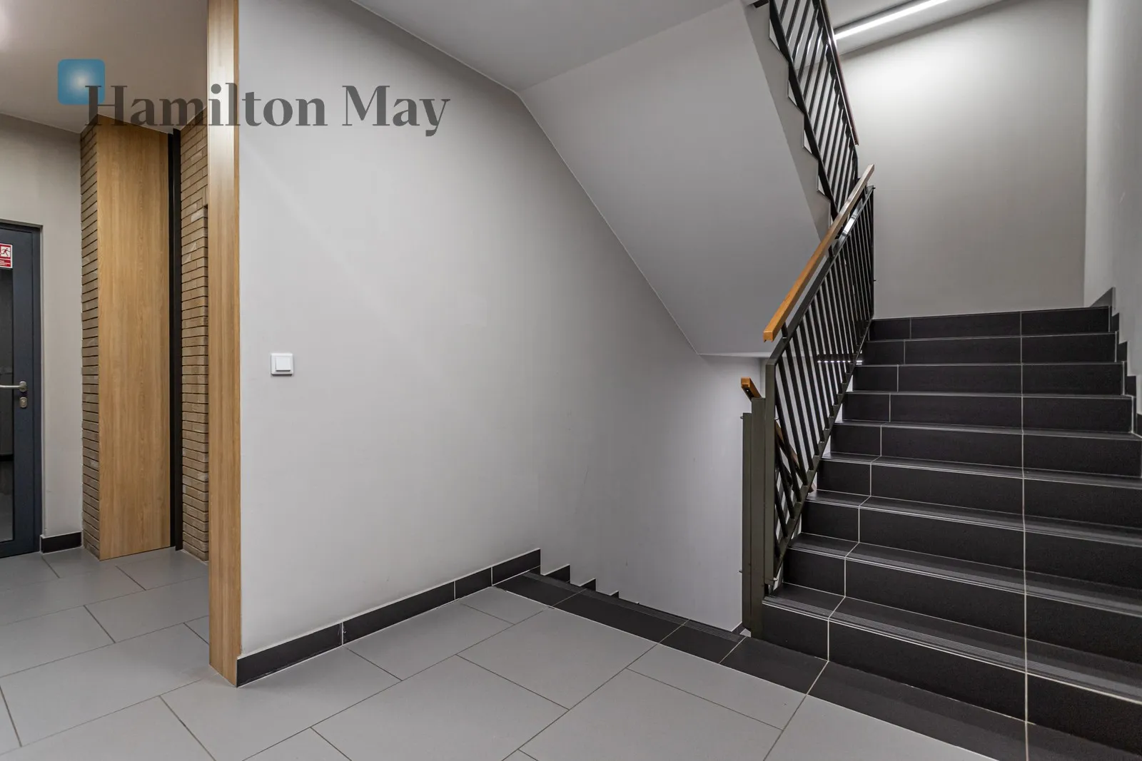 Nowoczesne dwupokojowe mieszkanie w stylu loft z balkonem na Włochach - slider