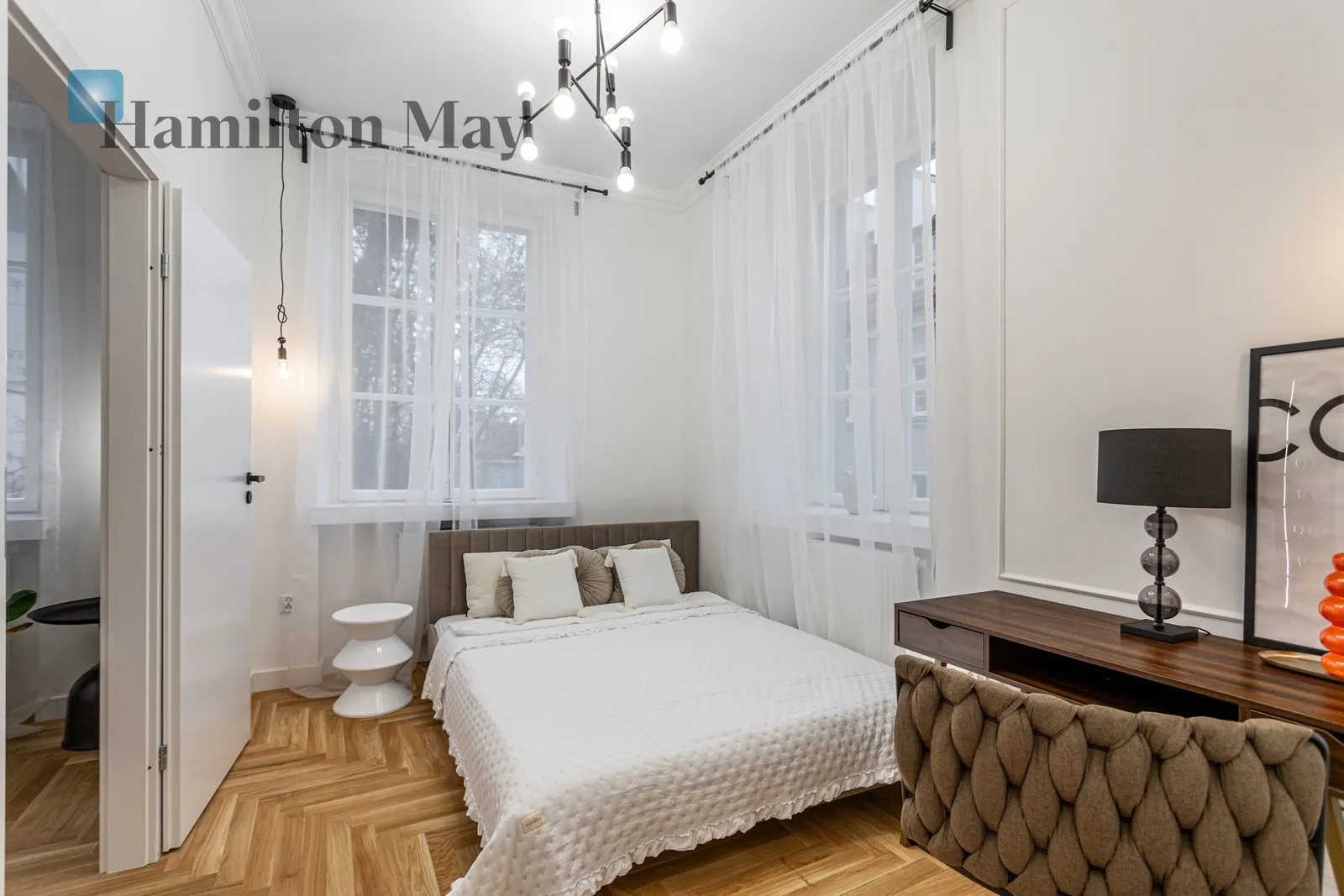 Wyjątkowy apartament w sercu Starego Miasta – luksus i historia - slider