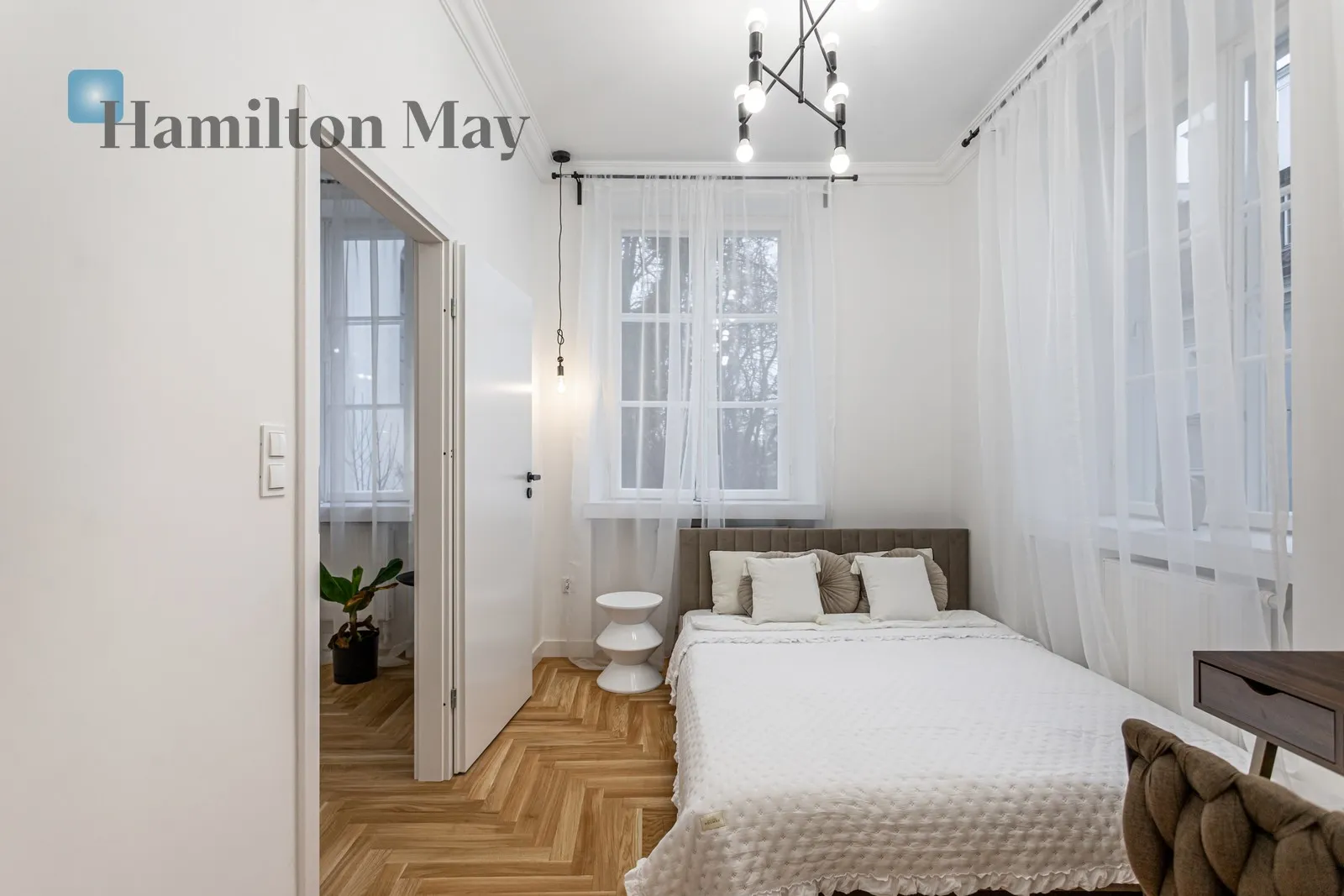 Wyjątkowy apartament w sercu Starego Miasta – luksus i historia - slider