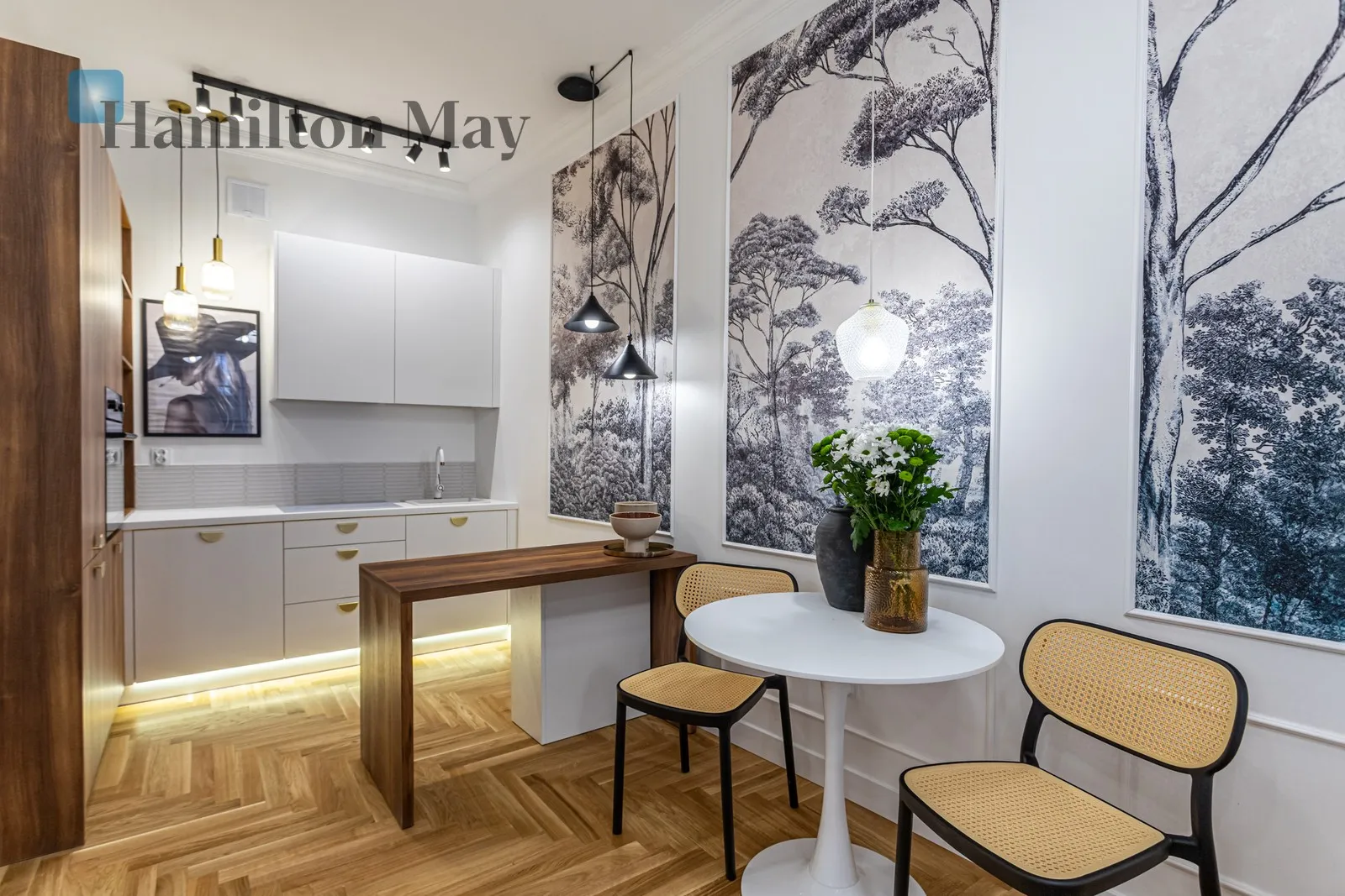 Wyjątkowy apartament w sercu Starego Miasta – luksus i historia - slider