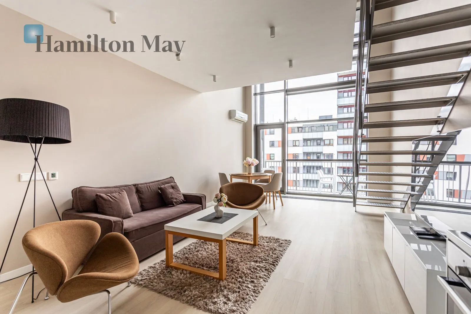 Dwupoziomowy apartament 79 m² w Qbik przy Woronicza, Balkon, 7 piętro

 - slider