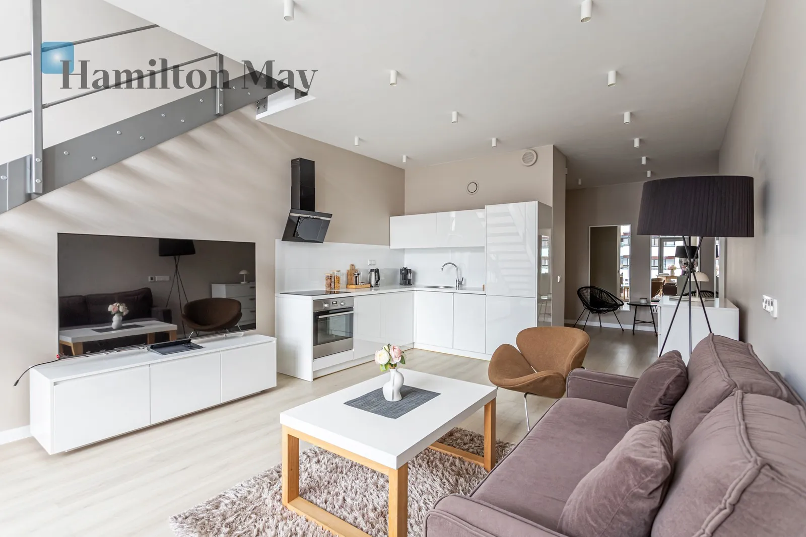 Dwupoziomowy apartament 79 m² w Qbik przy Woronicza, Balkon, 7 piętro

 - slider