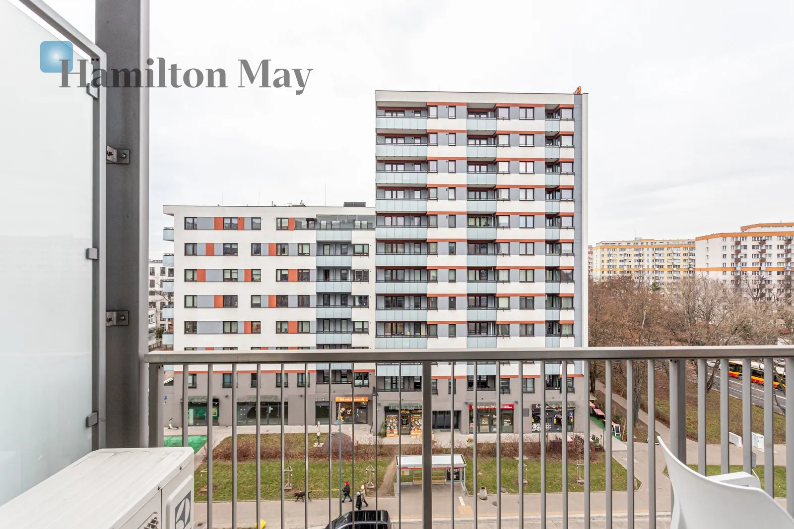 Dwupoziomowy apartament 79 m² w Qbik przy Woronicza, Balkon, 7 piętro

 - slider