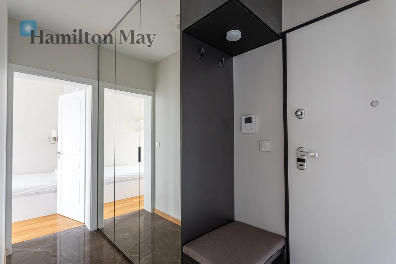 Nowoczesne mieszkanie z balkonem na Woli - slider