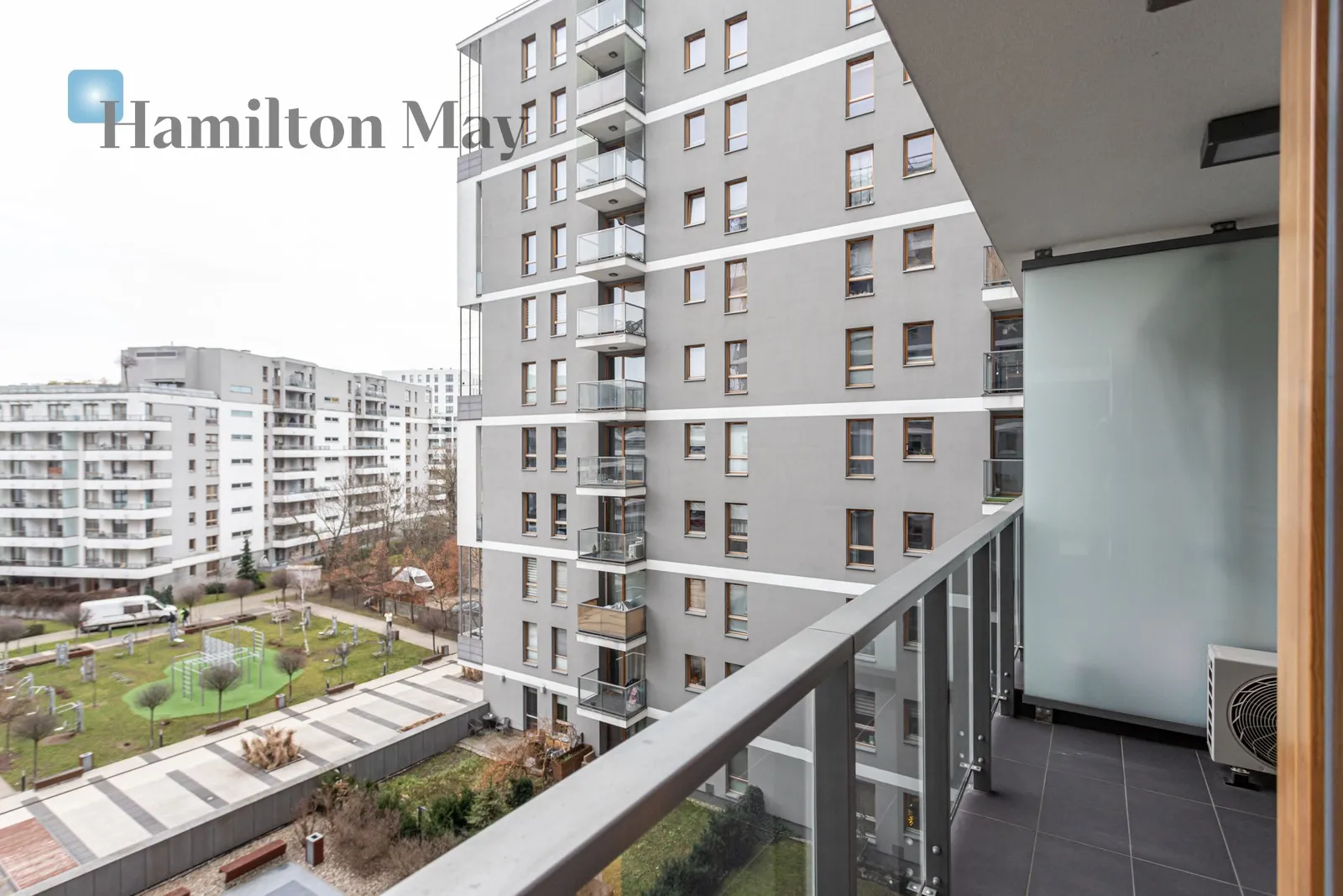 Nowoczesne mieszkanie z balkonem na Woli - slider