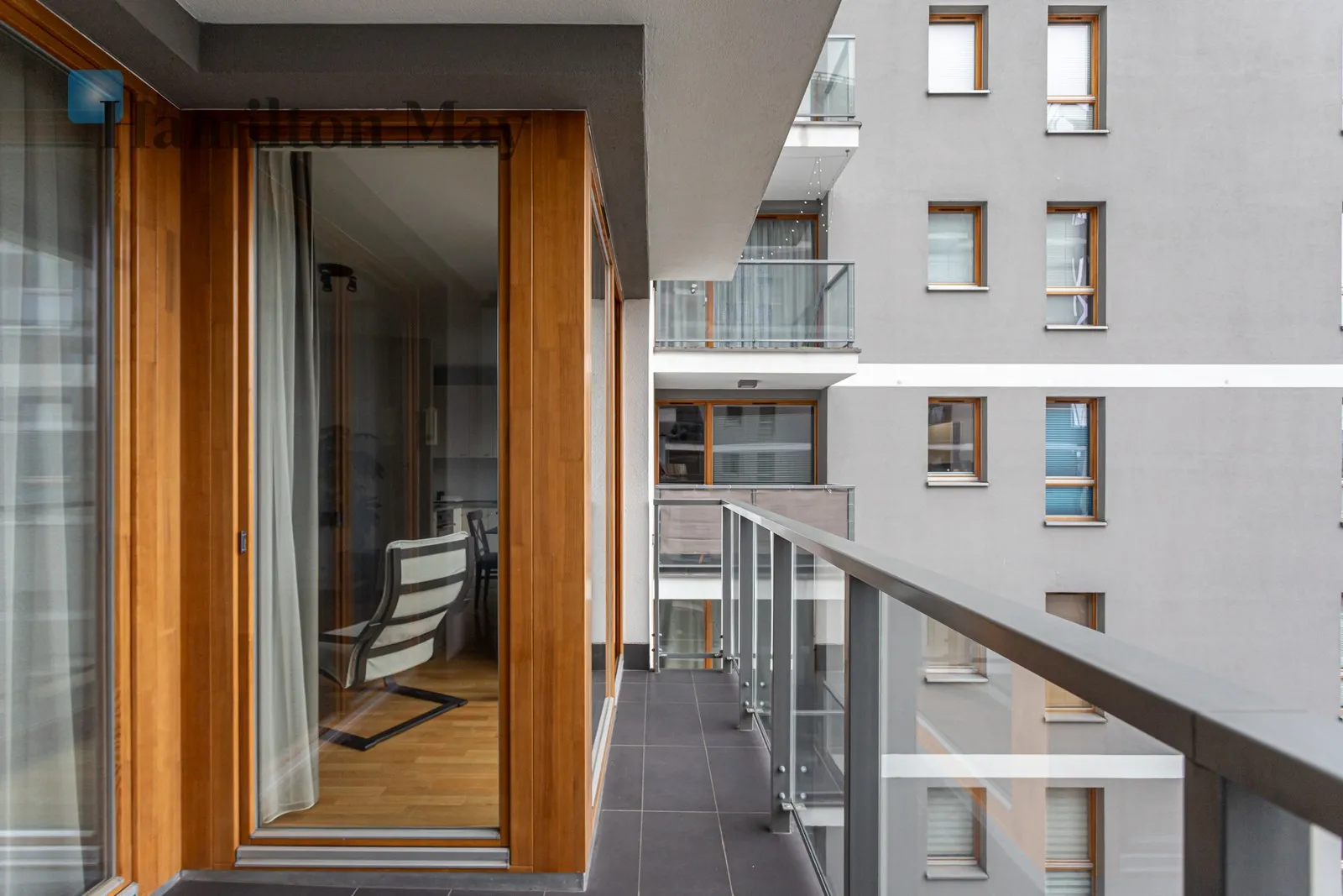 Nowoczesne mieszkanie z balkonem na Woli - slider