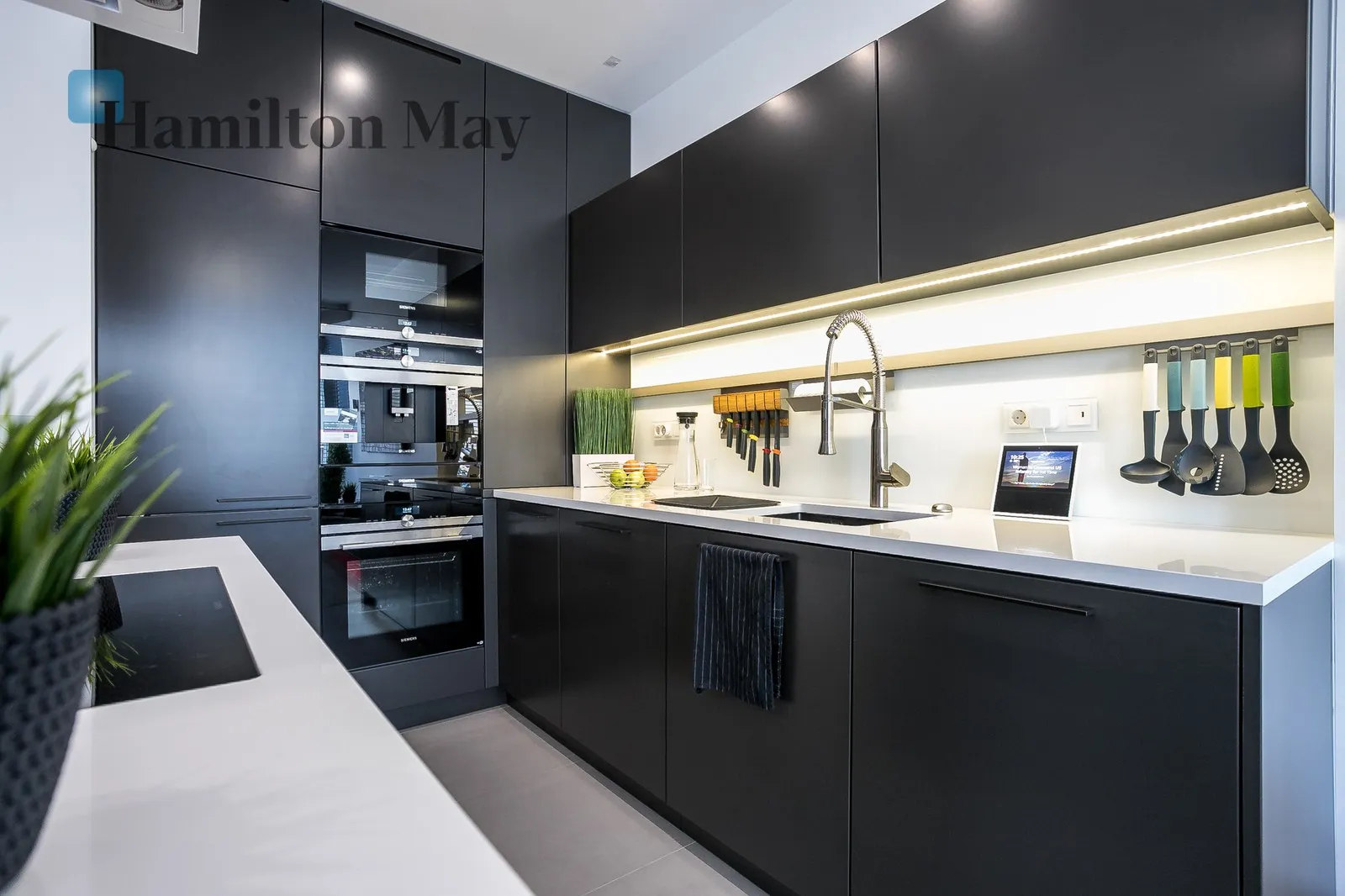 Luksusowe mieszkanie w pobliżu zagłębia biur na warszawskim Służewcu - slider