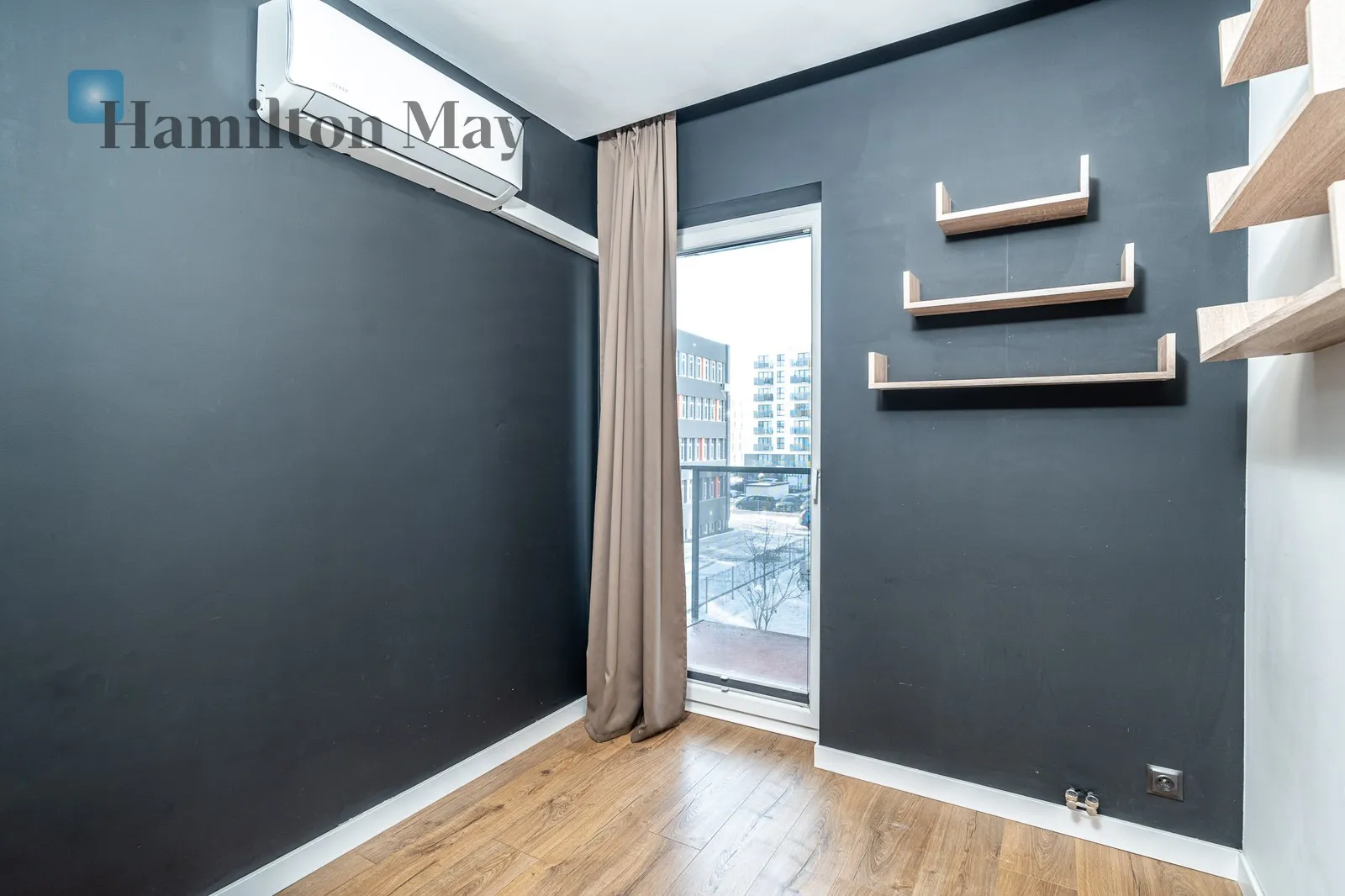 Region: Prądnik Biały Distance to centre: 3.92 km Level: 4 Price: 3800 PLN Bedrooms: 3 Bathrooms: 1 Size: 52m2 - slider