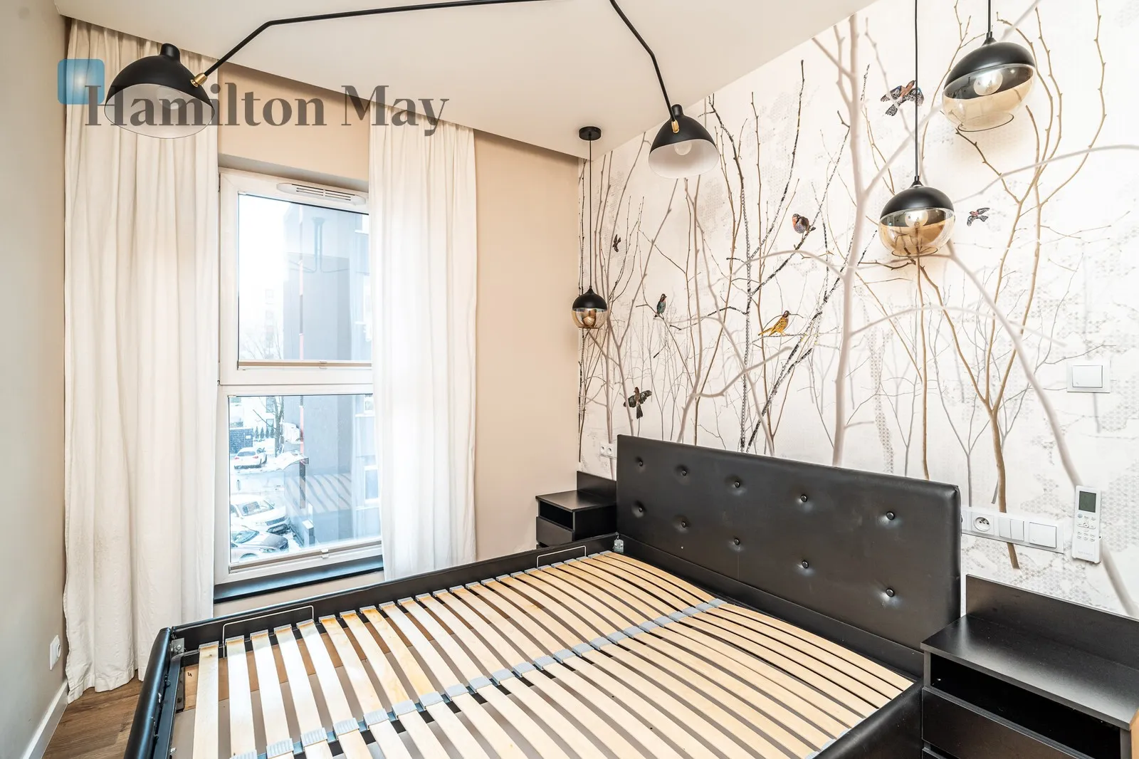 Level: 4 Price: 3800 PLN Bedrooms: 3 Bathrooms: 1 Size: 52m2 Price/m2: 73 PLN - slider