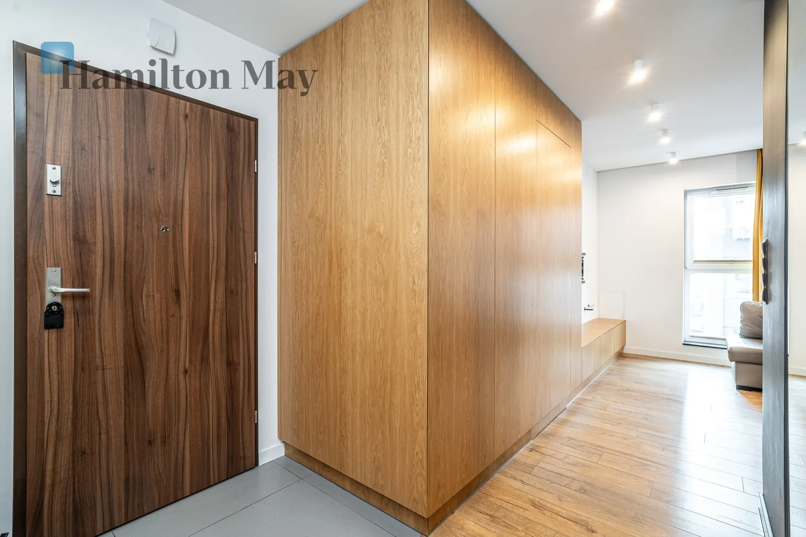 Price: 3800 PLN Bedrooms: 3 Bathrooms: 1 Size: 52m2 Price/m2: 73 PLN - slider