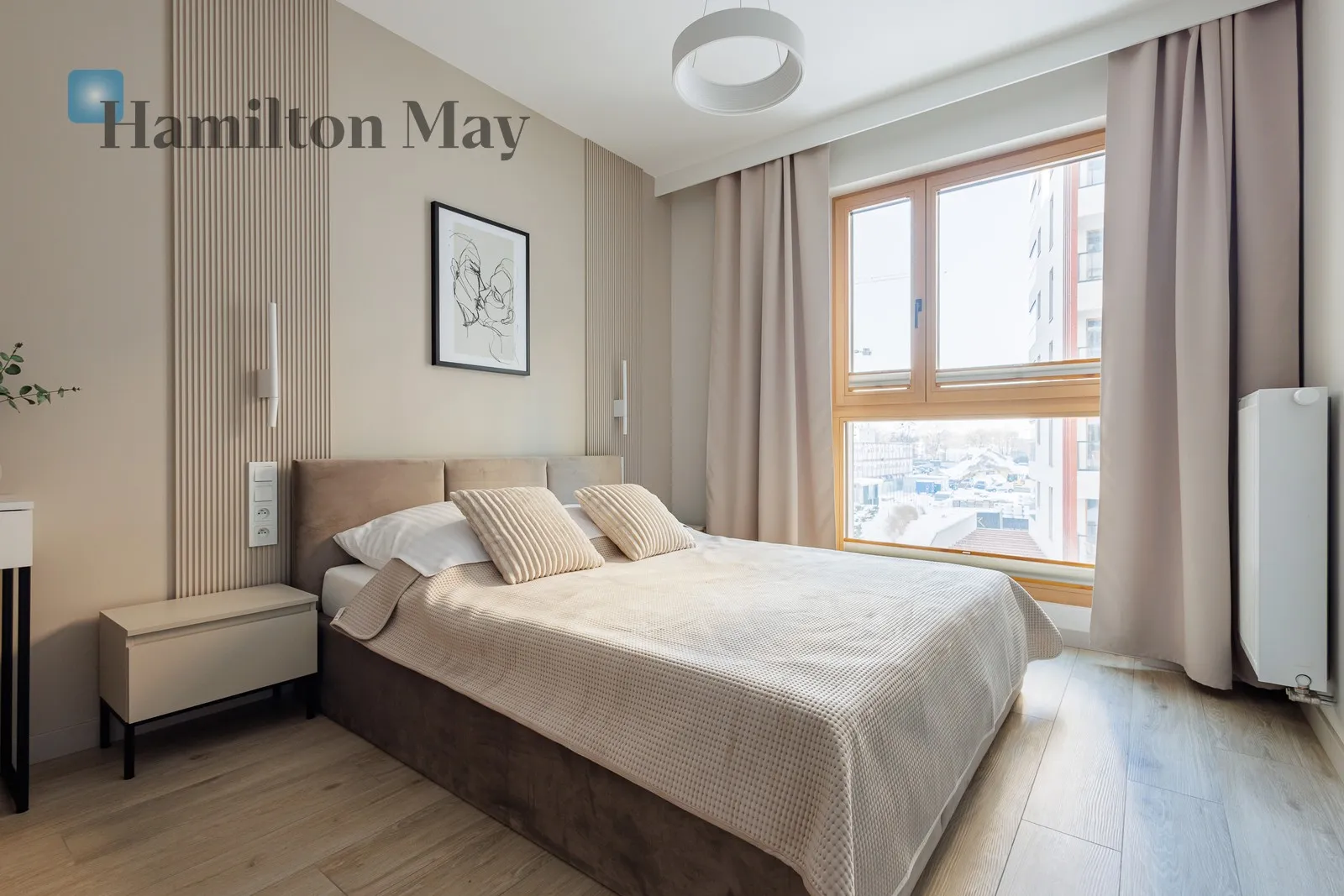 New, functional apartment in Towarowa Square, right next to Rondo Daszyńskiego, ready to move in - slider