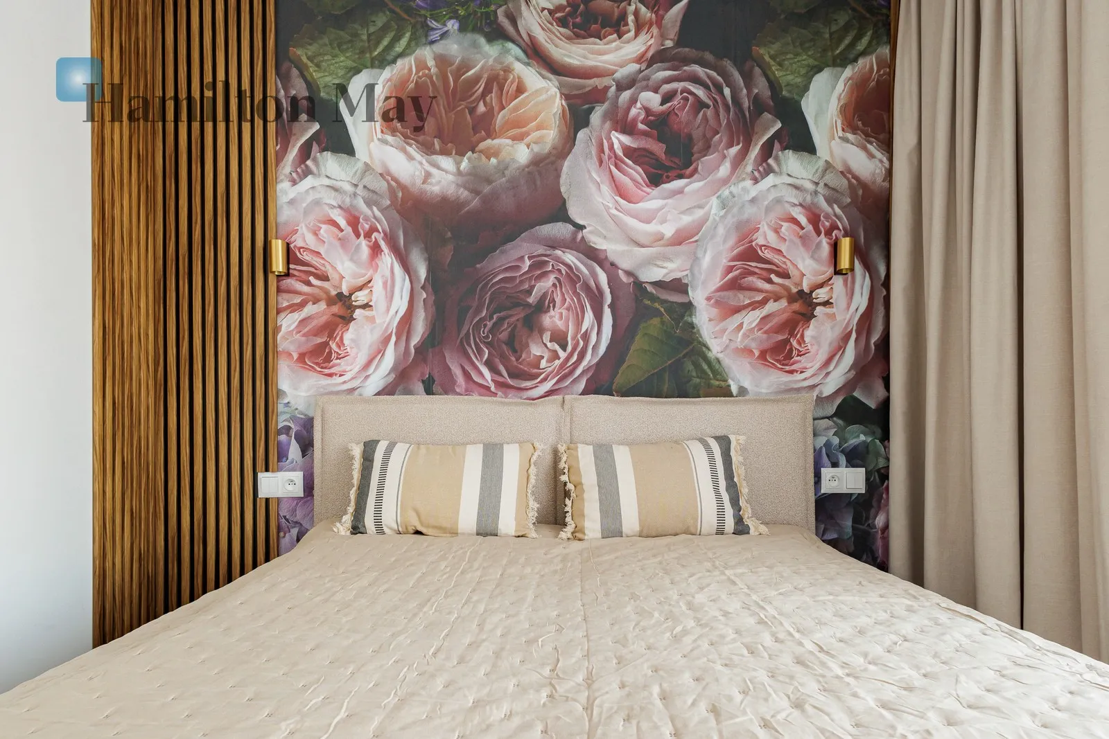 Region: Praga-Północ Subregion: Stara Praga Distance to centre: 2.76 km Level: 5 Price: 6400 PLN Bedrooms: 2 Bathrooms: 1 Size: 57m2 - slider