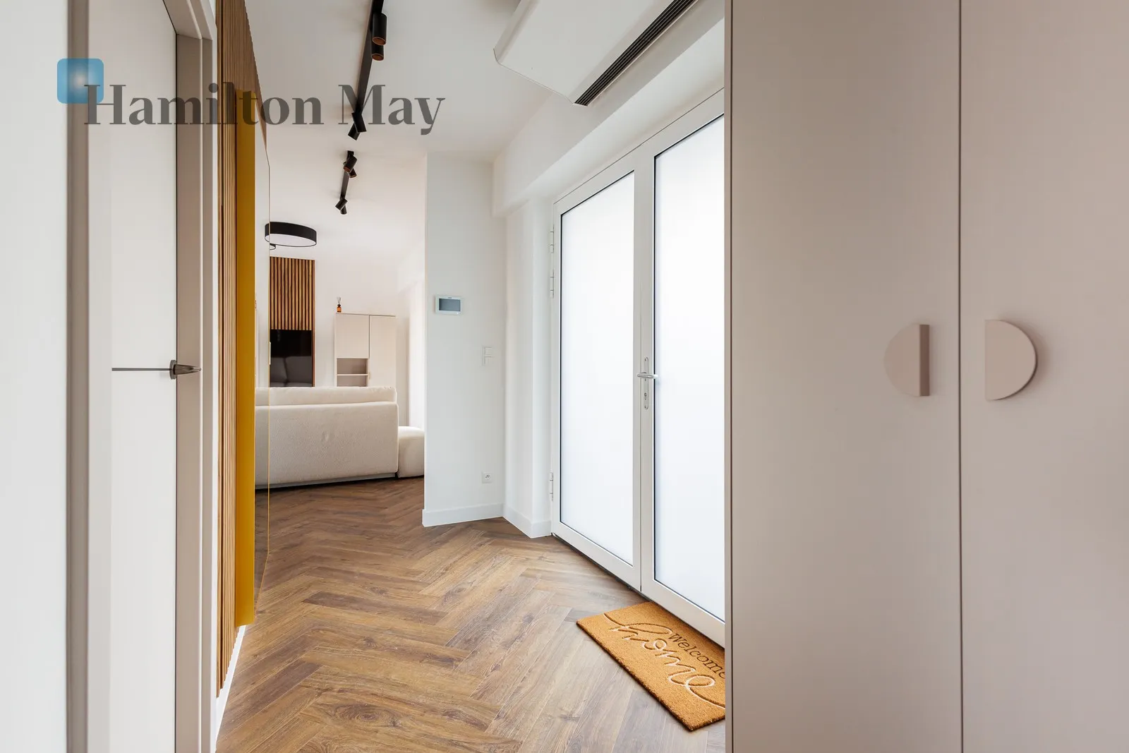 Subregion: Stara Praga Distance to centre: 2.76 km Level: 5 Price: 6400 PLN Bedrooms: 2 Bathrooms: 1 Size: 57m2 - slider