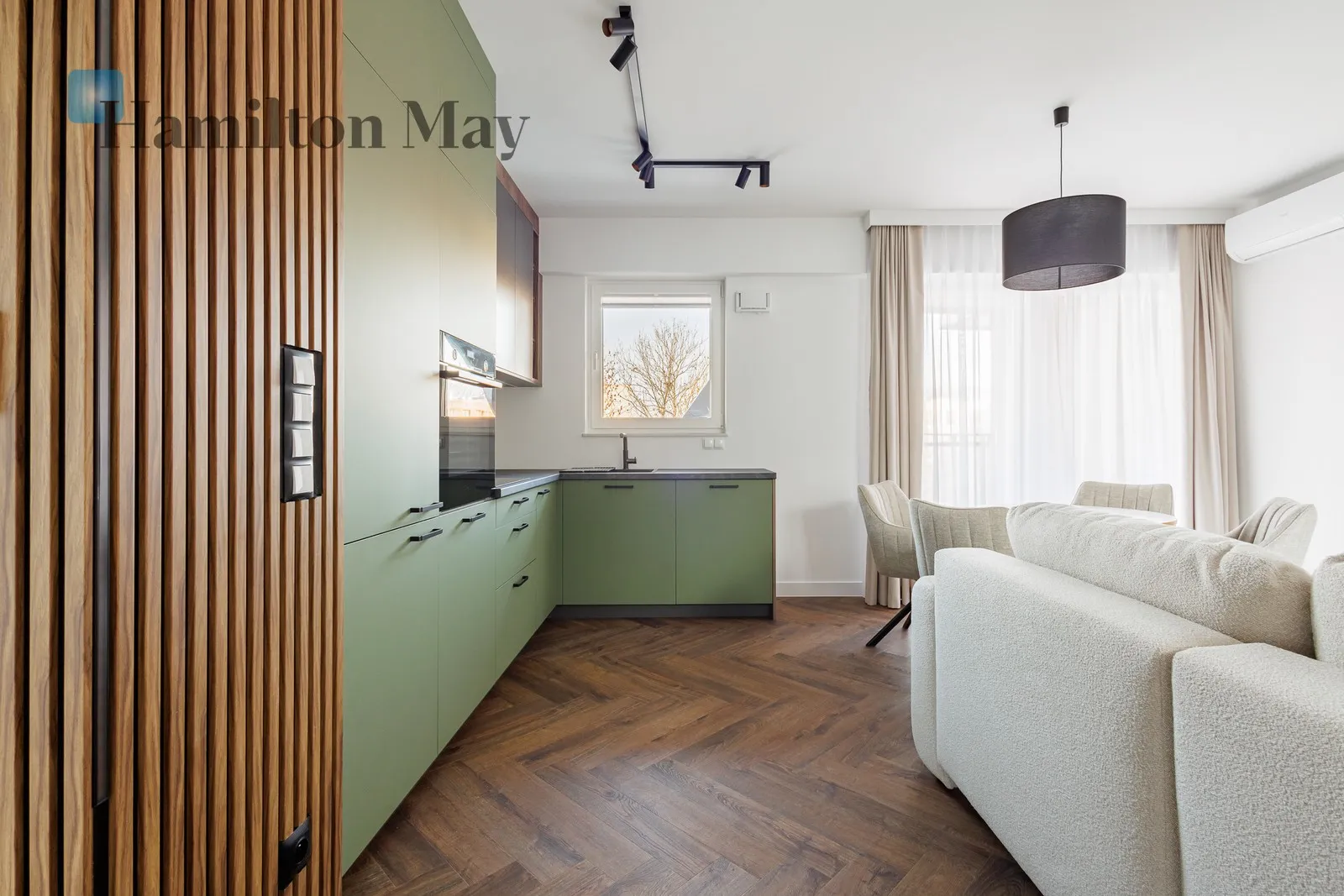 City: Warszawa Street: Stefana Okrzei Region: Praga-Północ Subregion: Stara Praga Distance to centre: 2.76 km Level: 5 Price: 6400 PLN Bedrooms: 2 - slider