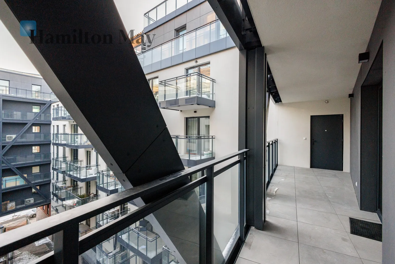 Region: Praga-Północ Subregion: Stara Praga Distance to centre: 2.76 km Level: 5 Price: 6400 PLN Bedrooms: 2 - slider