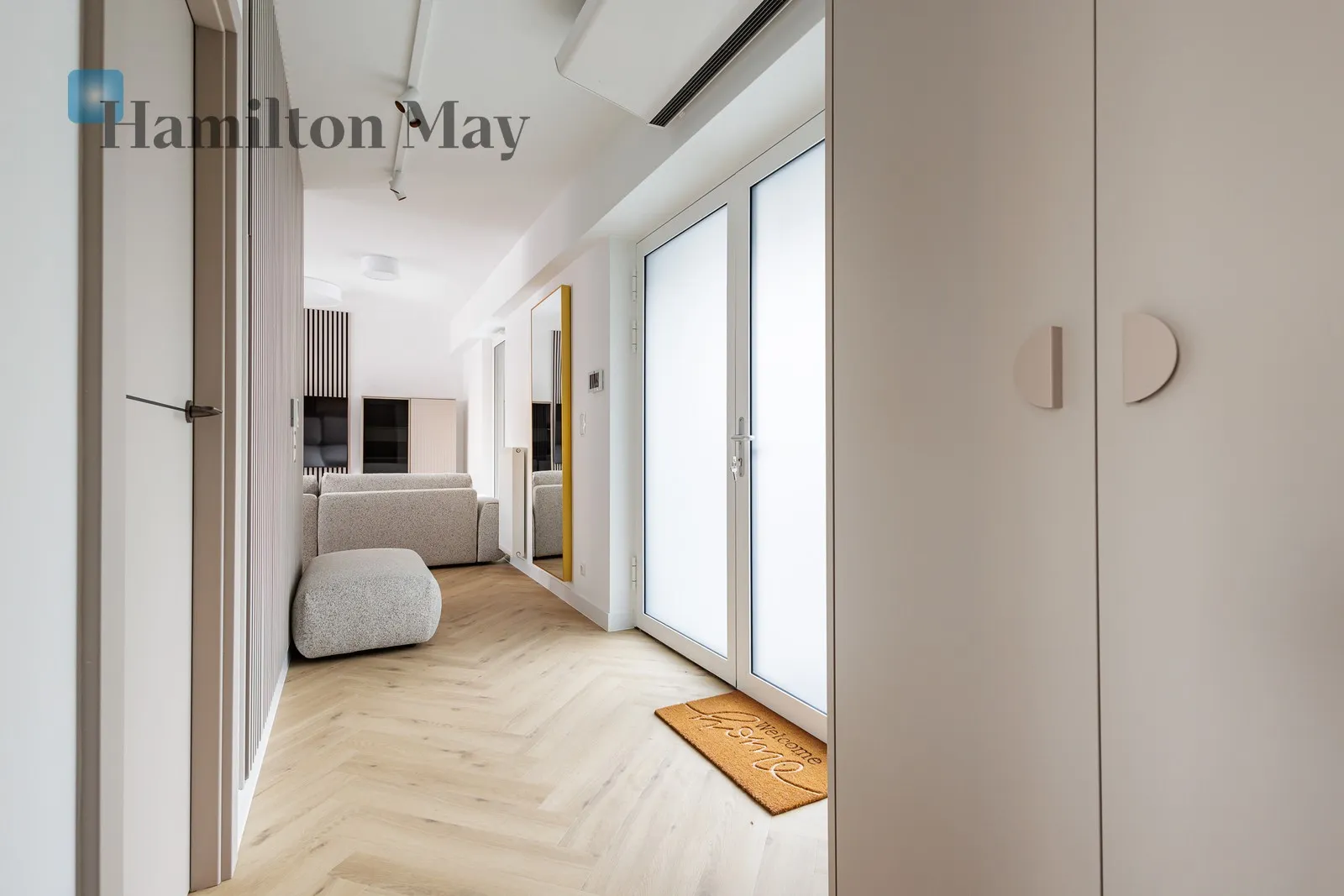 Street: Stefana Okrzei Region: Praga-Północ Subregion: Stara Praga Distance to centre: 2.76 km Level: 3 Price: 6400 PLN Bedrooms: 2 - slider