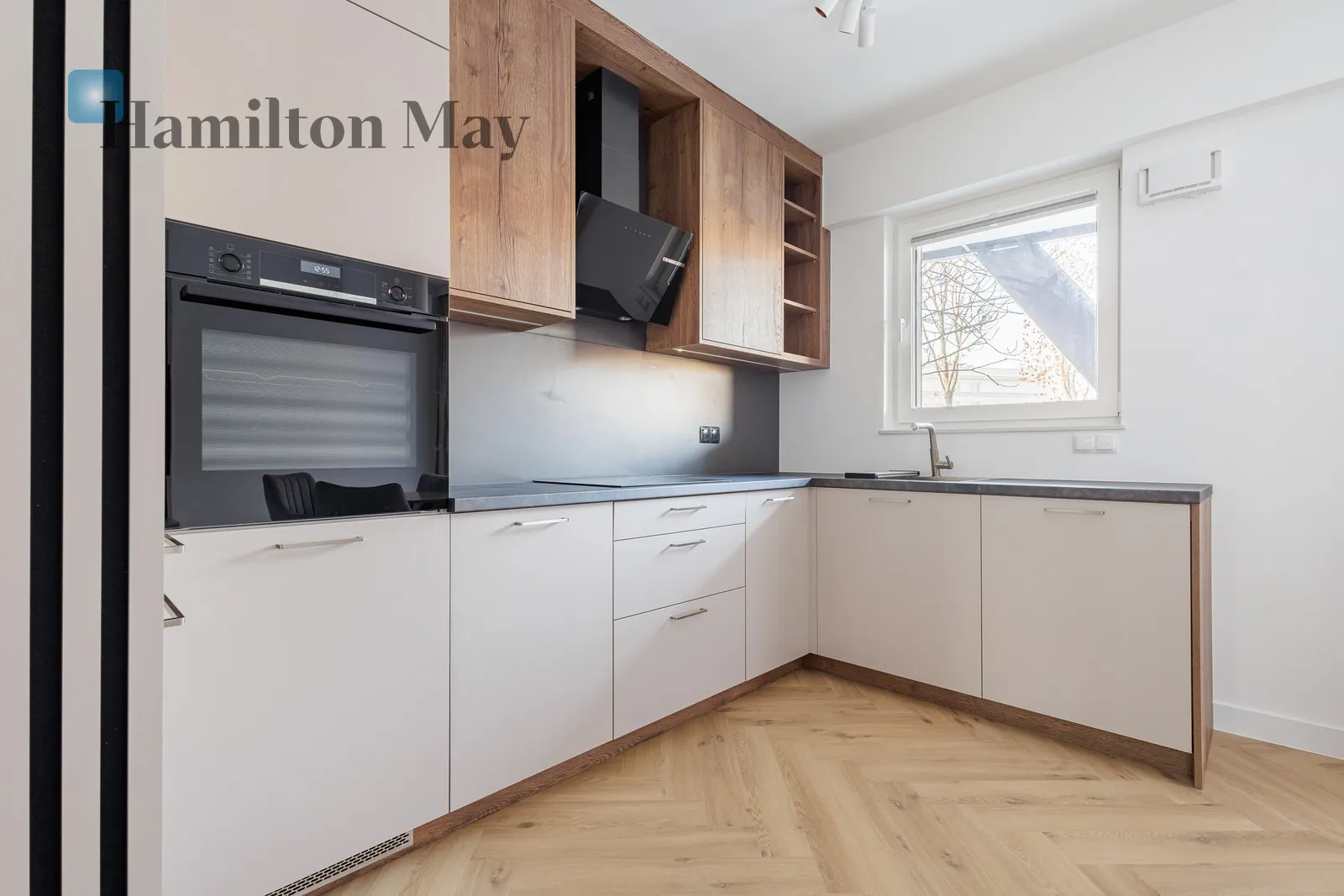 Region: Praga-Północ Subregion: Stara Praga Distance to centre: 2.76 km Level: 3 Price: 6400 PLN Bedrooms: 2 Bathrooms: 1 Size: 57m2 Price/m2: 112 PLN - slider