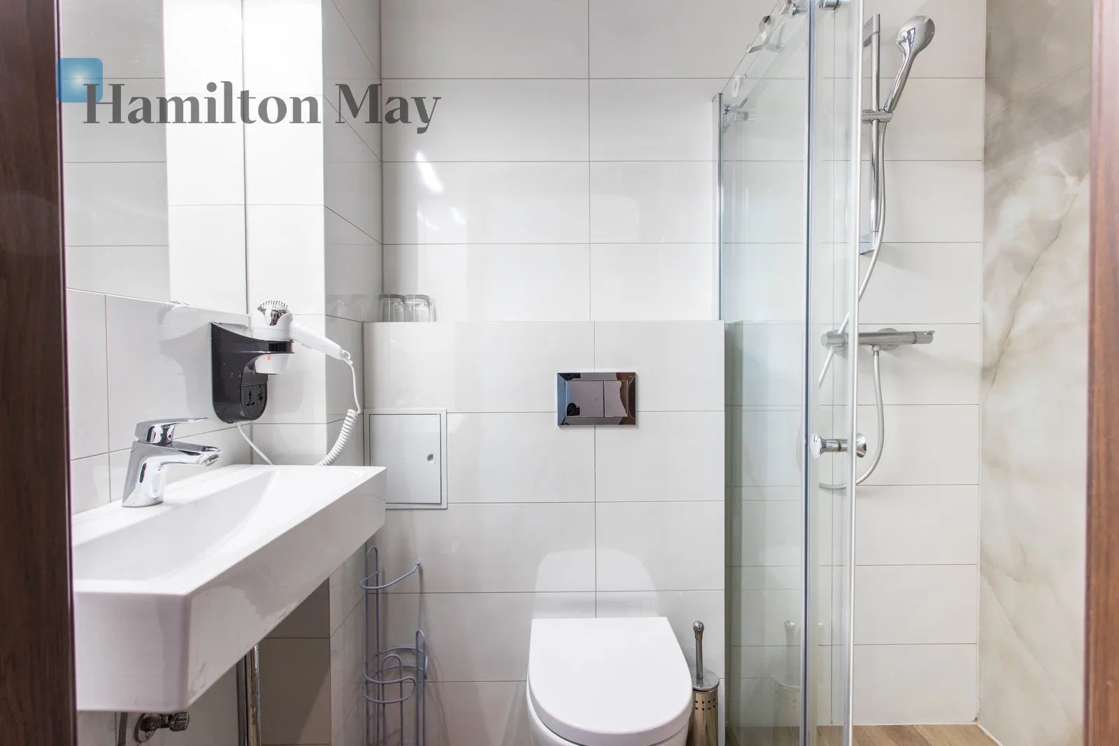 Level: 3 Price: 2300 PLN Bedrooms: 1 Bathrooms: 1 Size: 25m2 Price/m2: 92 PLN - slider